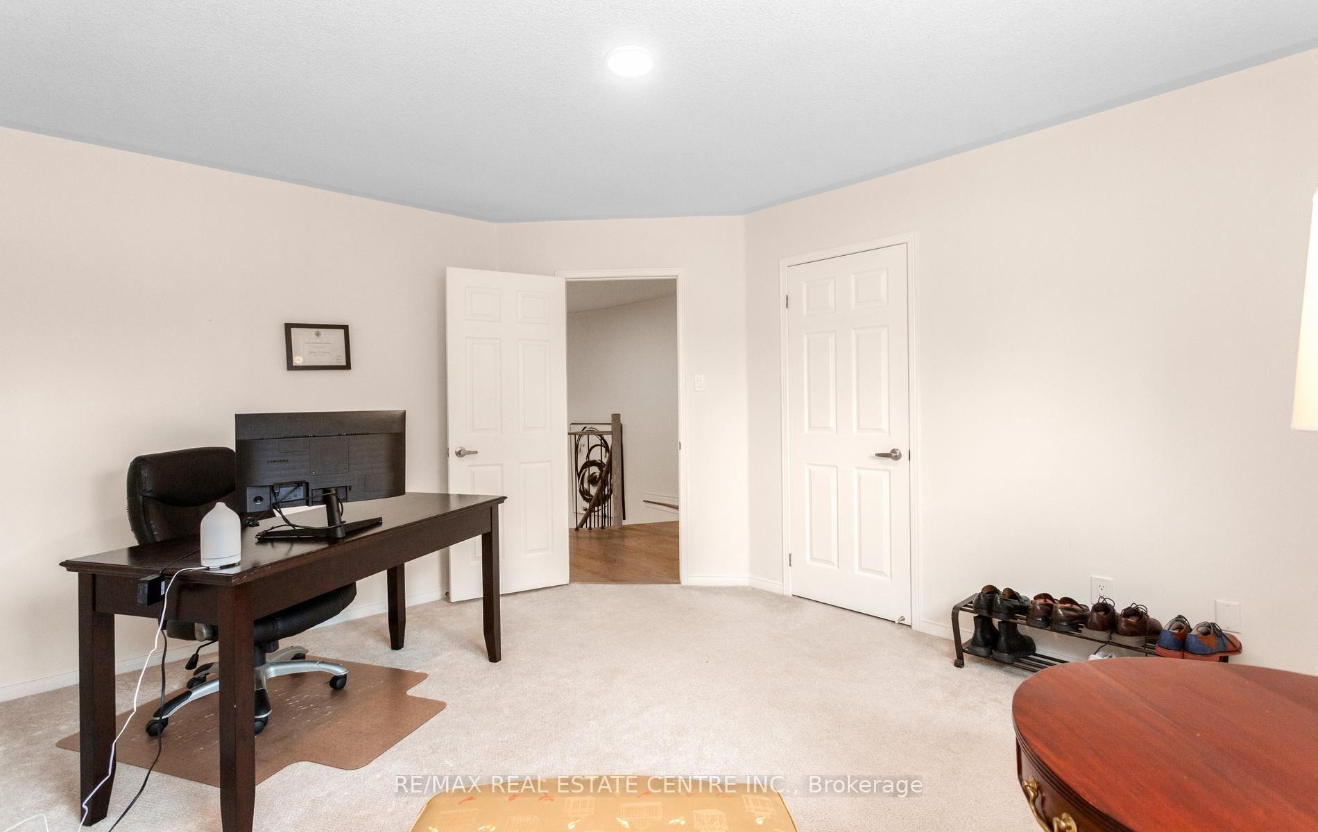 Photo 28 of 40 Hepburn Crescent N, Halton Hills, Georgetown — HOMEH