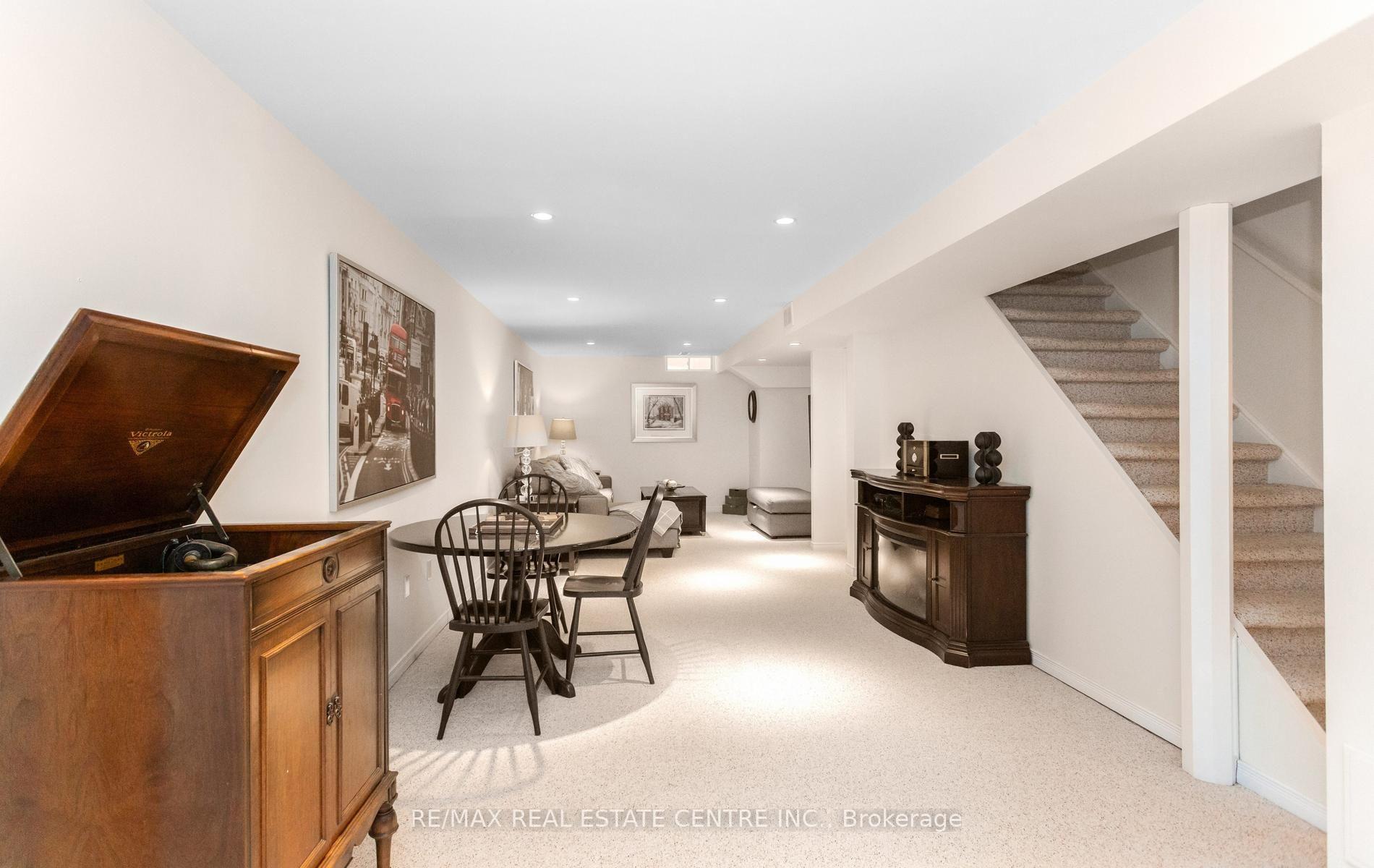 Photo 33 of 40 Hepburn Crescent N, Halton Hills, Georgetown — HOMEH