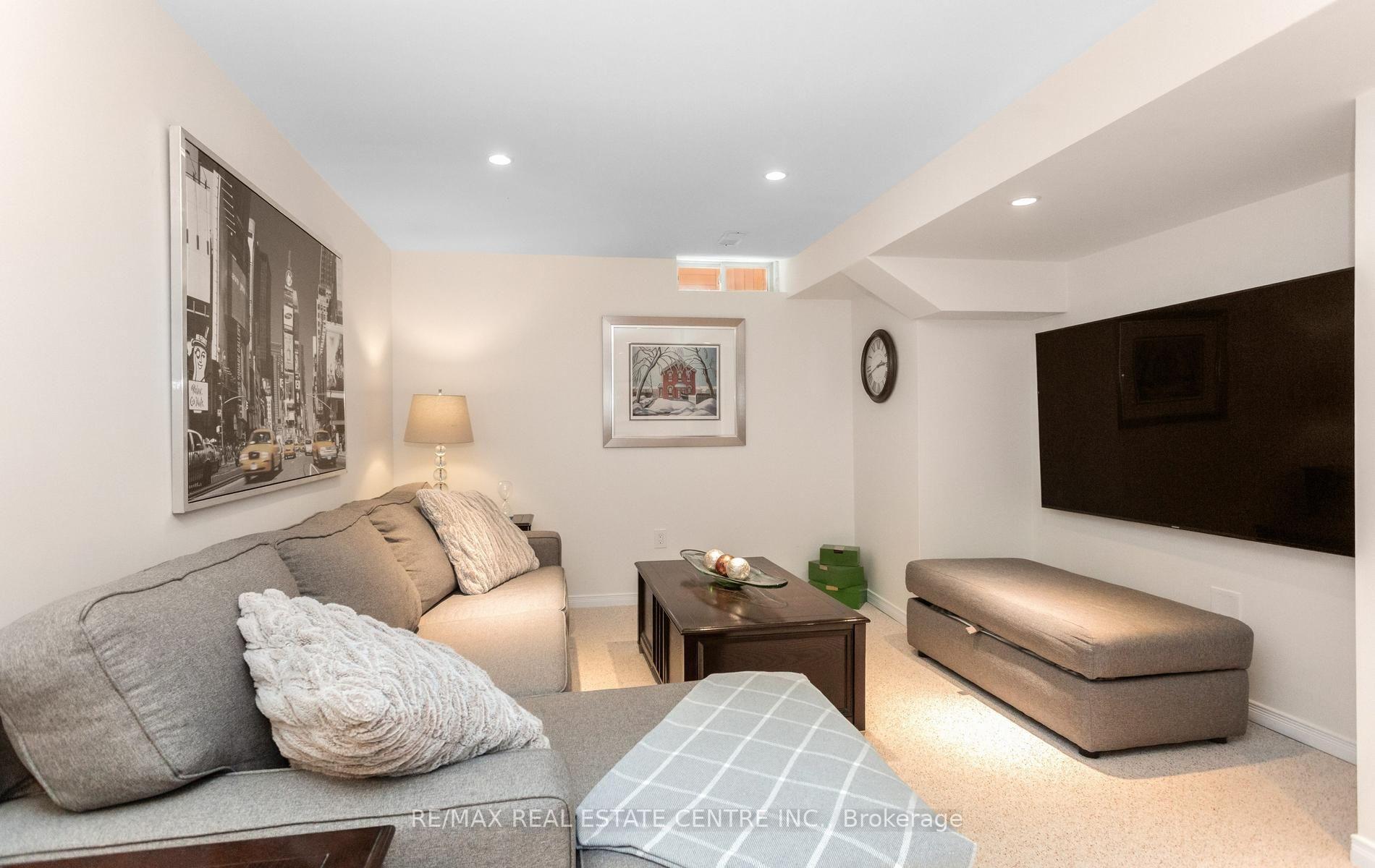 Photo 35 of 40 Hepburn Crescent N, Halton Hills, Georgetown — HOMEH