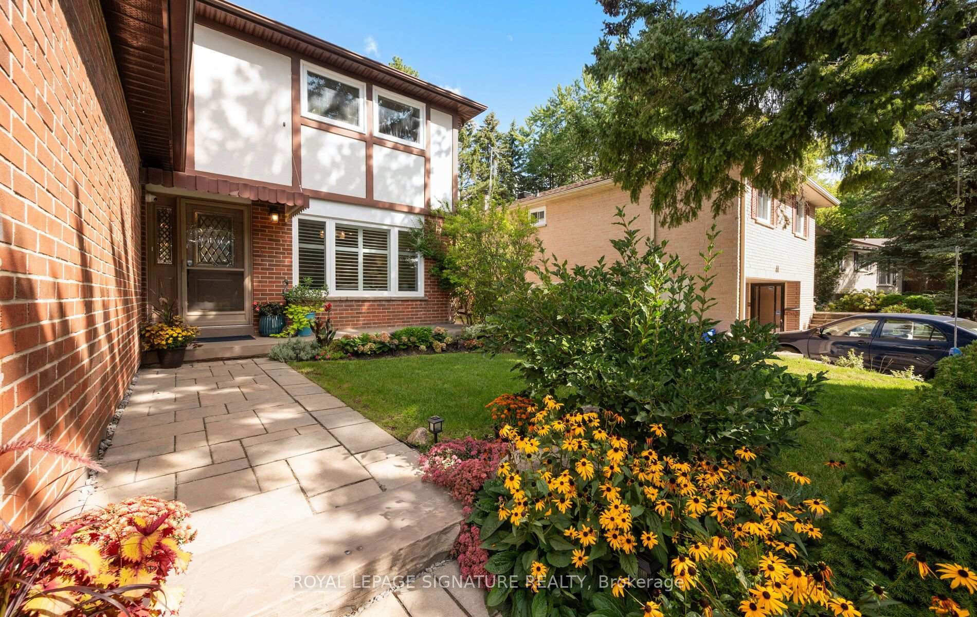 Photo 2 of 42 Shieldmark Crescent, Markham, Royal Orchard — HOMEH