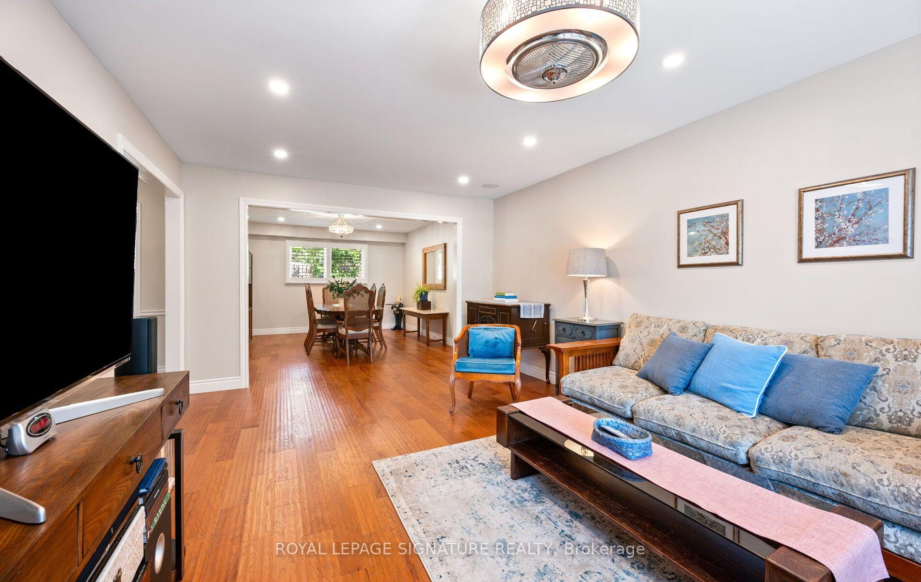 Photo 6 of 42 Shieldmark Crescent, Markham, Royal Orchard — HOMEH