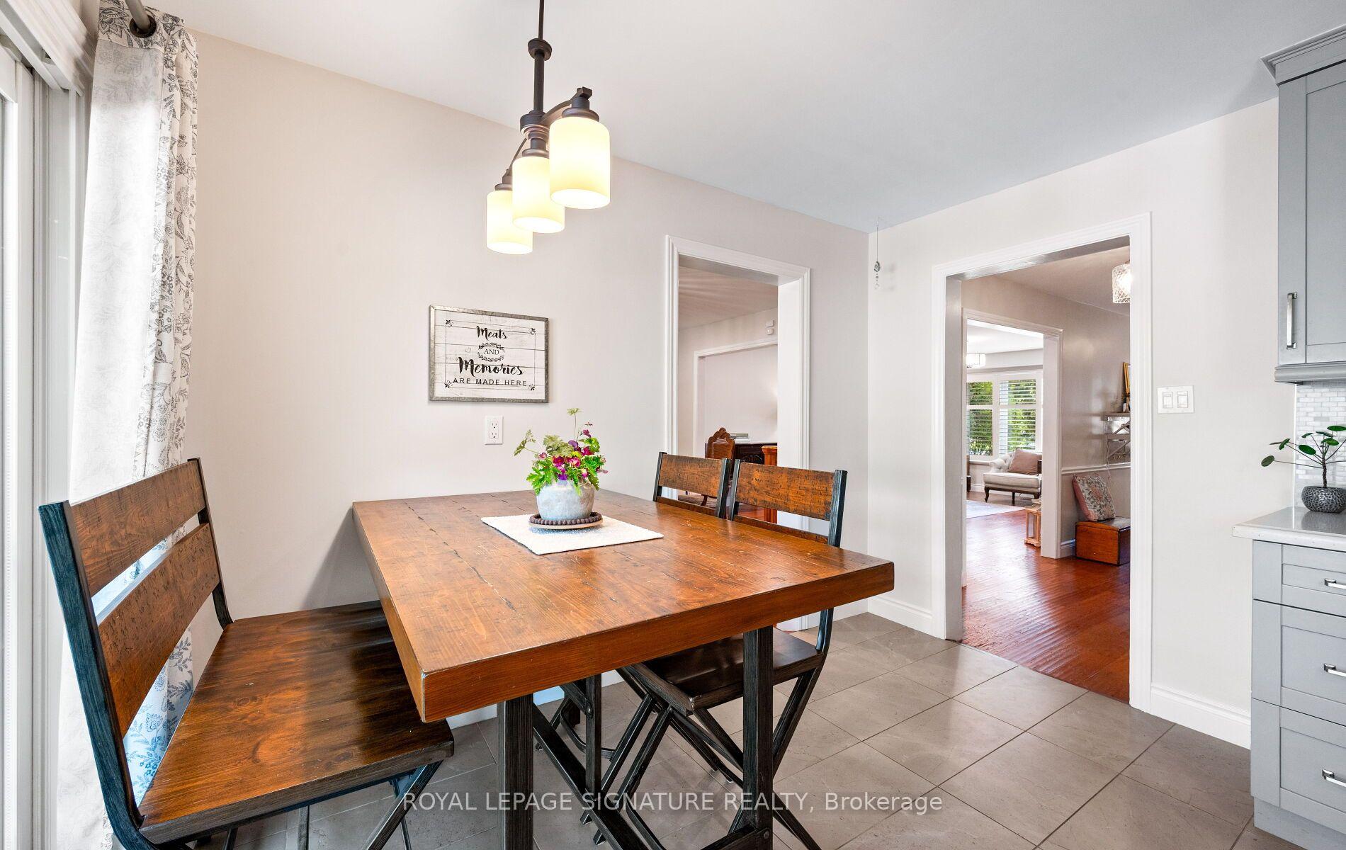 Photo 10 of 42 Shieldmark Crescent, Markham, Royal Orchard — HOMEH