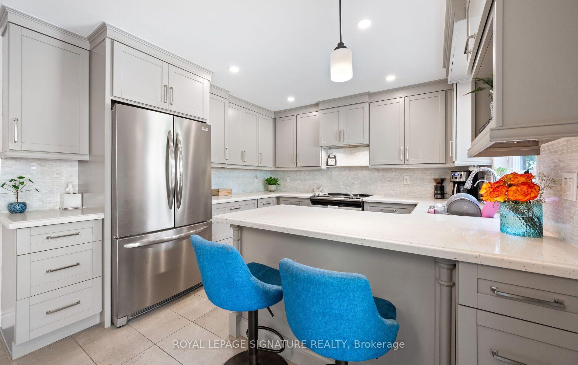 Photo 11 of 42 Shieldmark Crescent, Markham, Royal Orchard — HOMEH