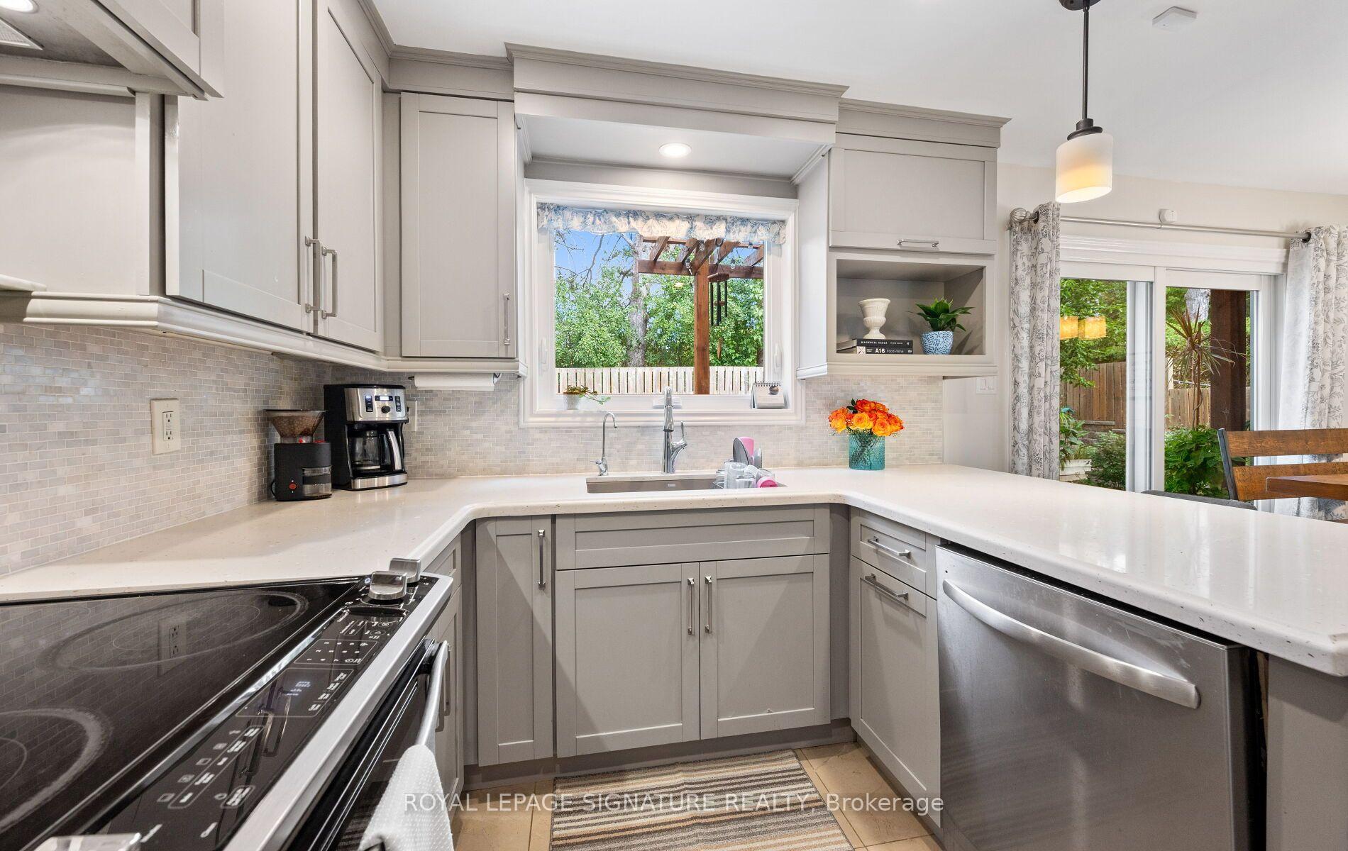 Photo 12 of 42 Shieldmark Crescent, Markham, Royal Orchard — HOMEH