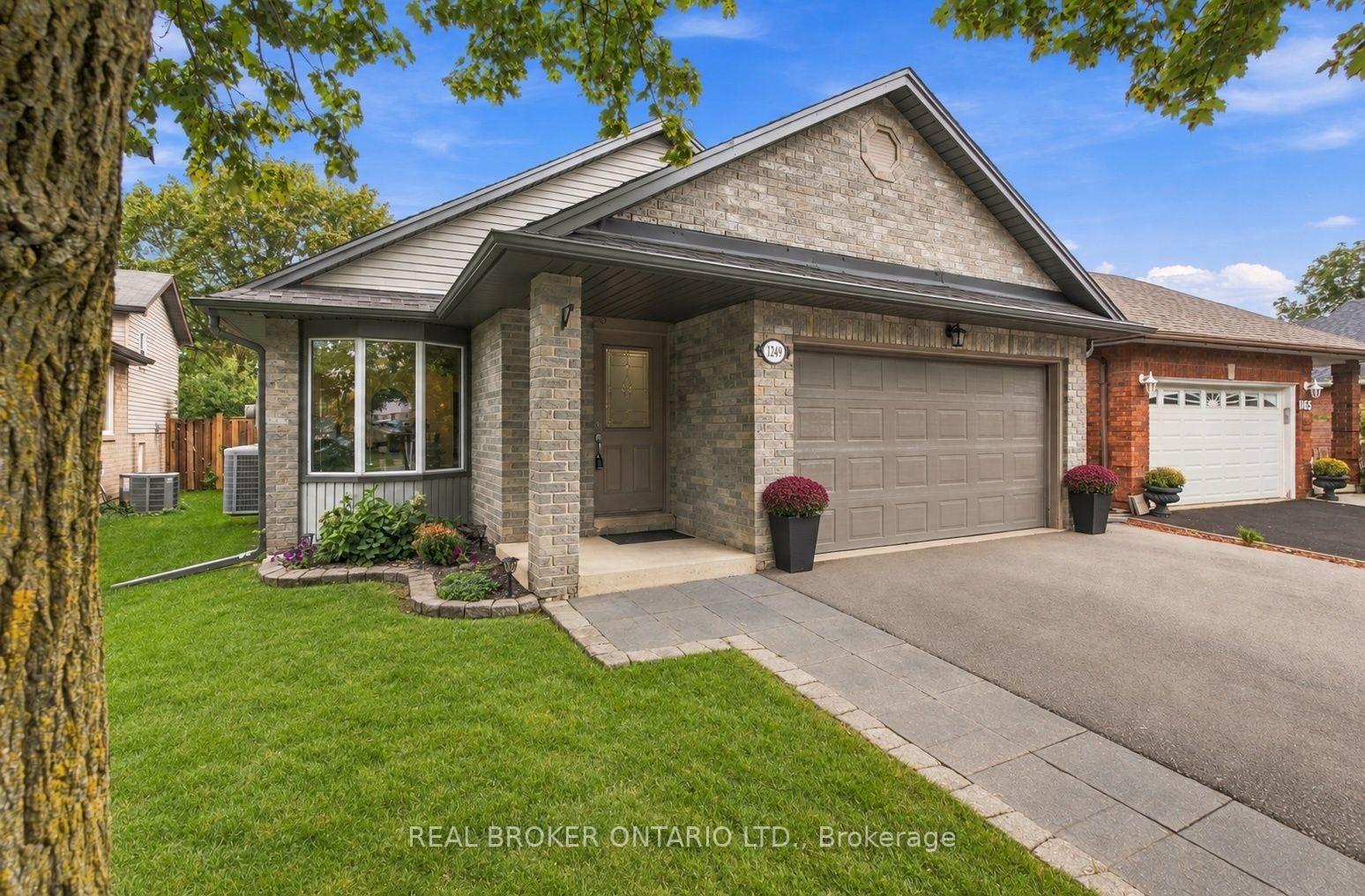 Photo 1 of 1249 Thorpe Road, Burlington, Brant — HOMEH