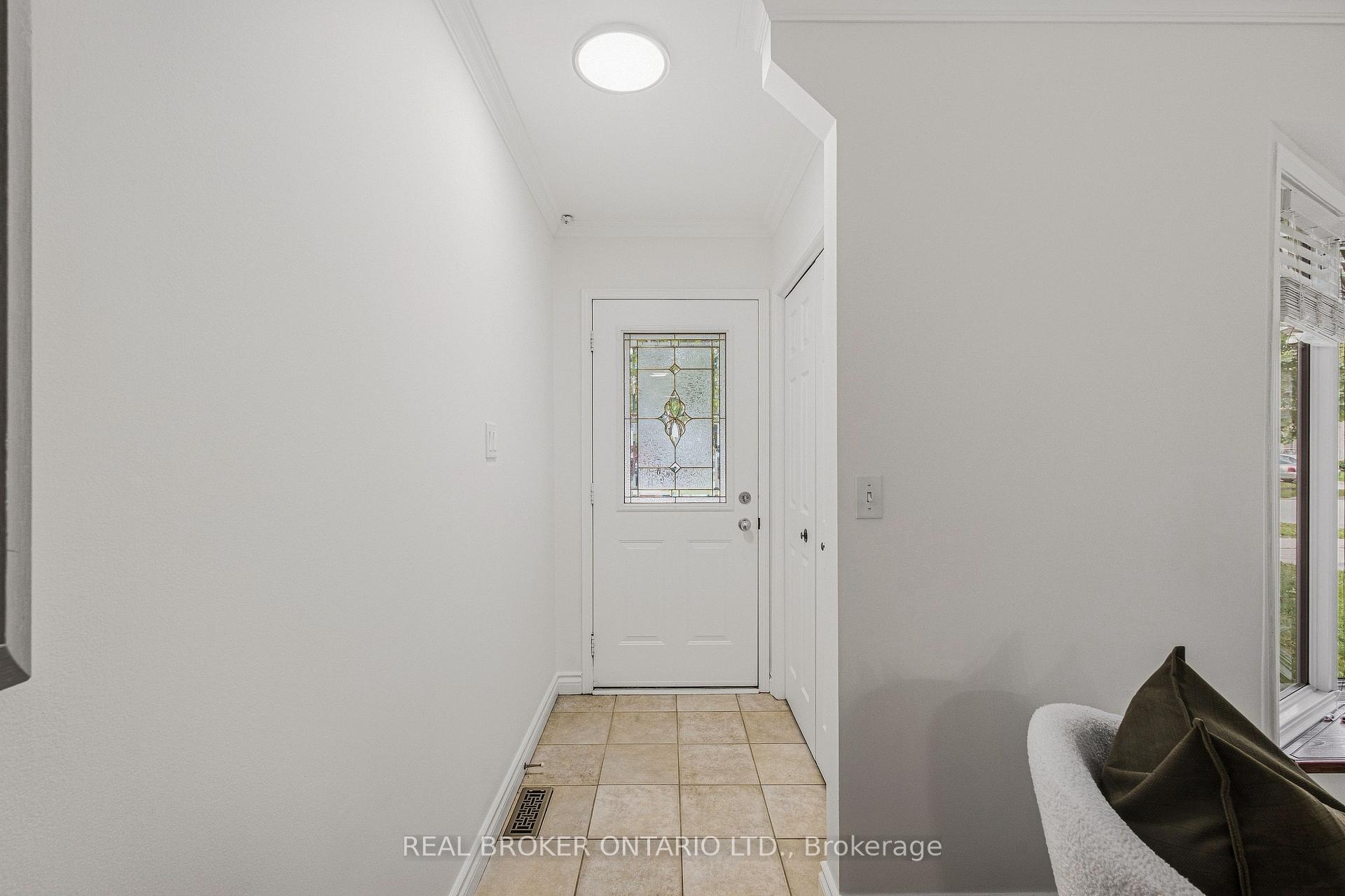 Photo 4 of 1249 Thorpe Road, Burlington, Brant — HOMEH