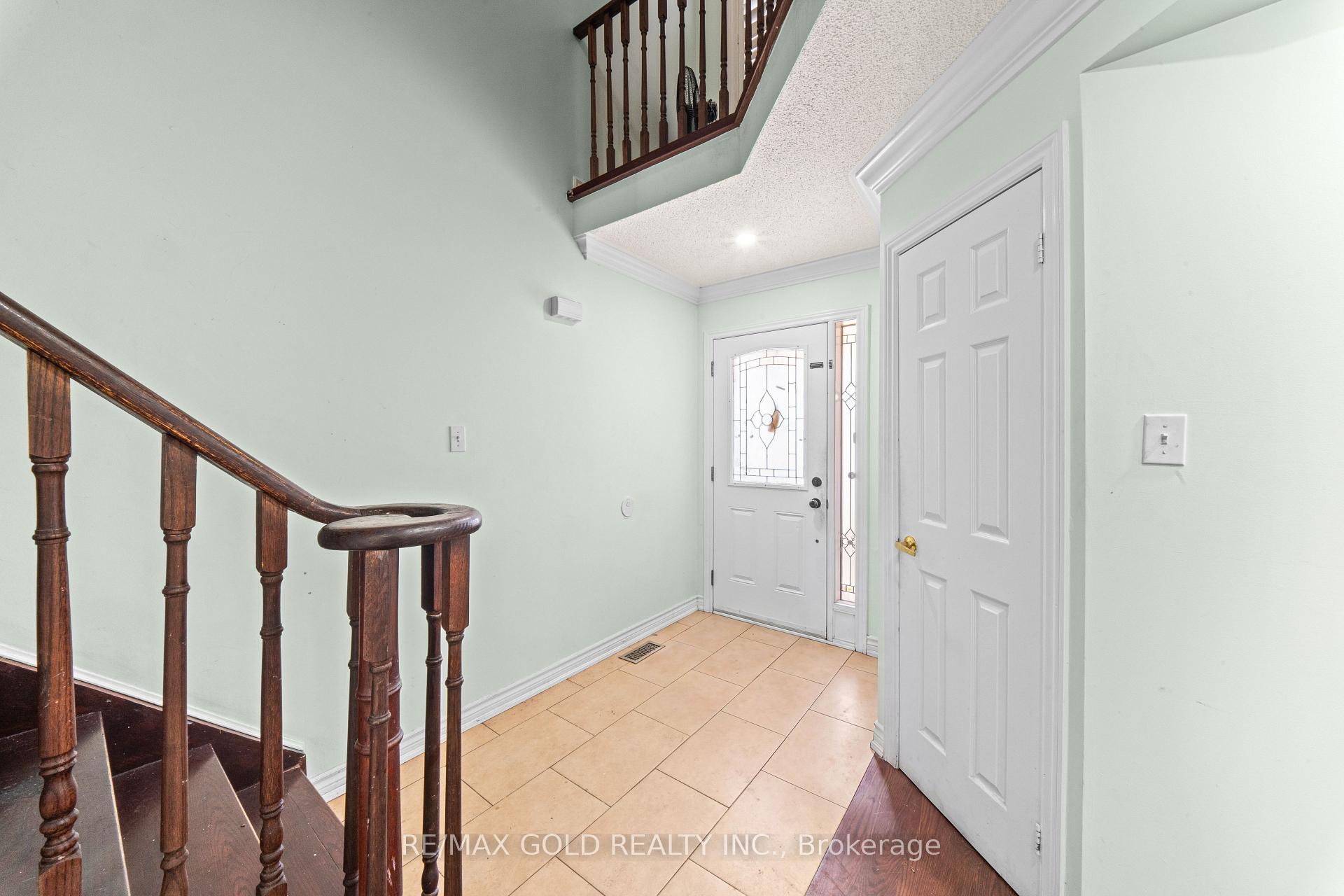 Photo 4 of 31 Ravenscliffe Court, Brampton, Northwood Park — HOMEH