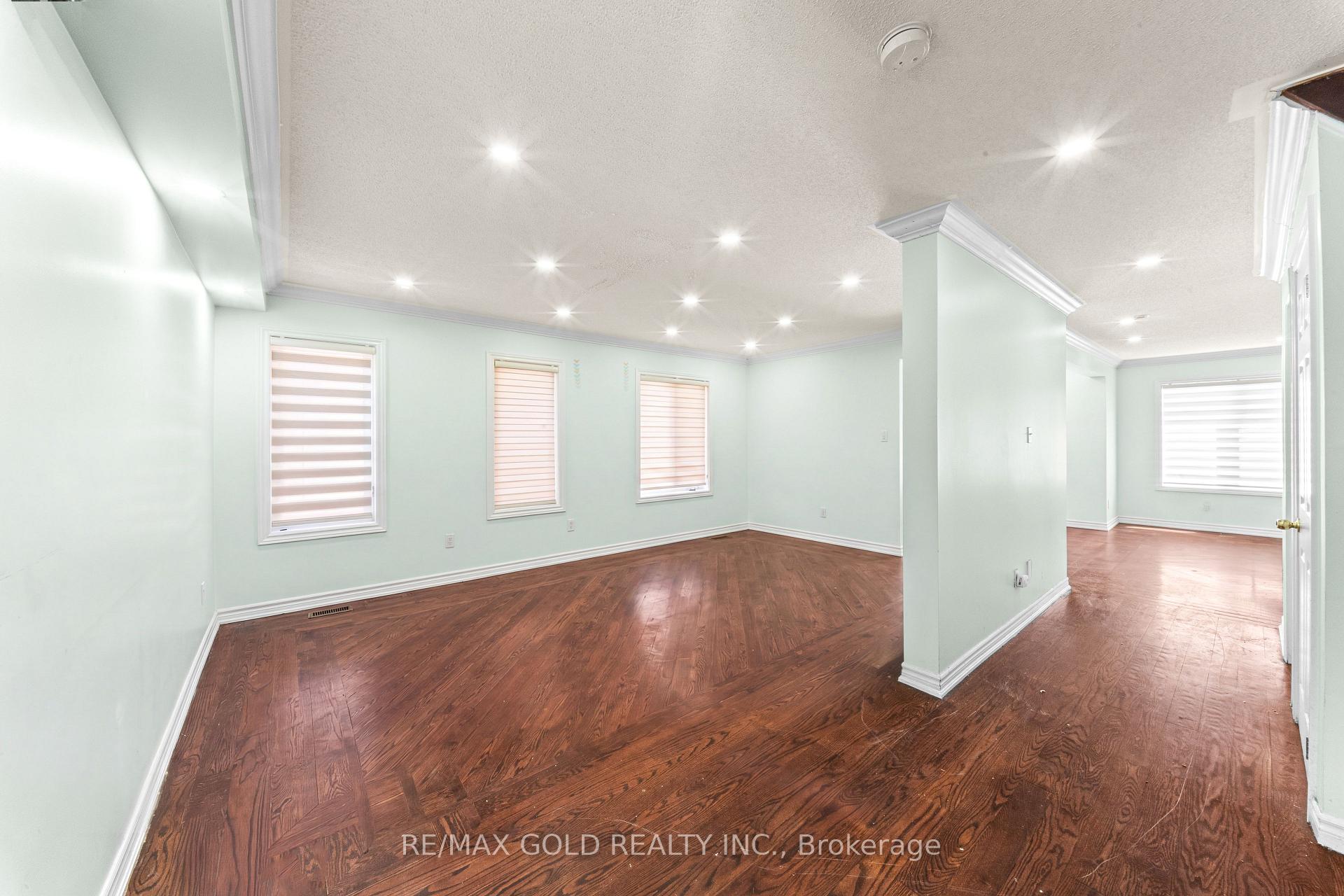 Photo 6 of 31 Ravenscliffe Court, Brampton, Northwood Park — HOMEH