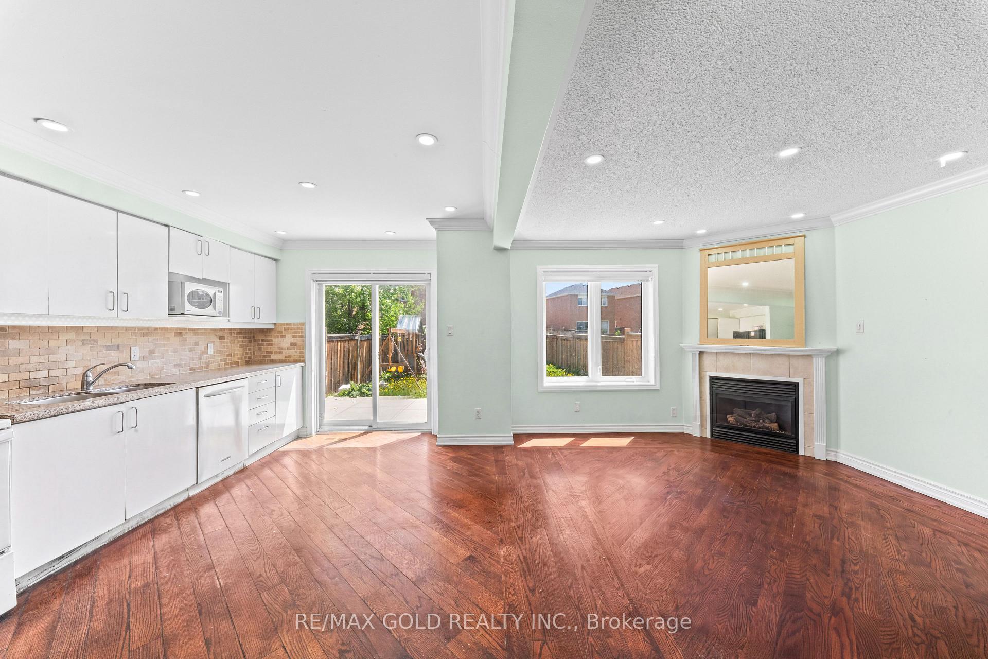 Photo 9 of 31 Ravenscliffe Court, Brampton, Northwood Park — HOMEH