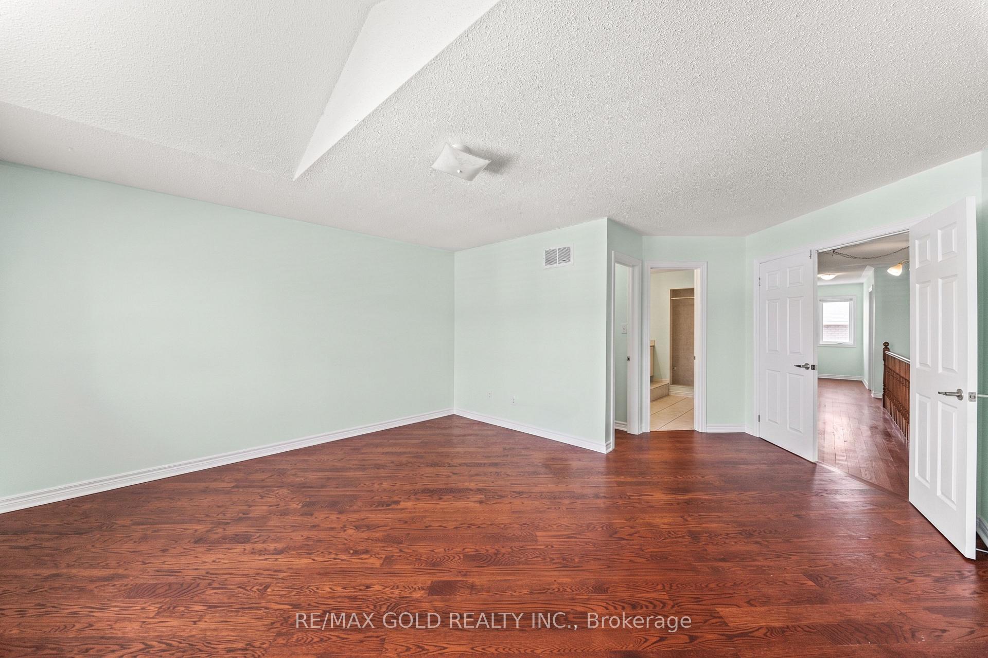 Photo 18 of 31 Ravenscliffe Court, Brampton, Northwood Park — HOMEH