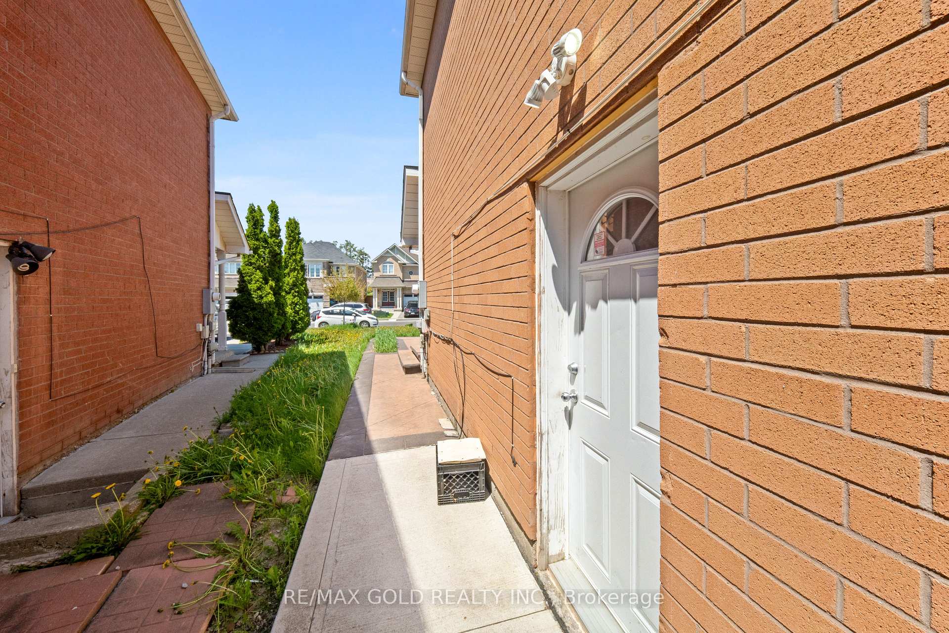 Photo 23 of 31 Ravenscliffe Court, Brampton, Northwood Park — HOMEH