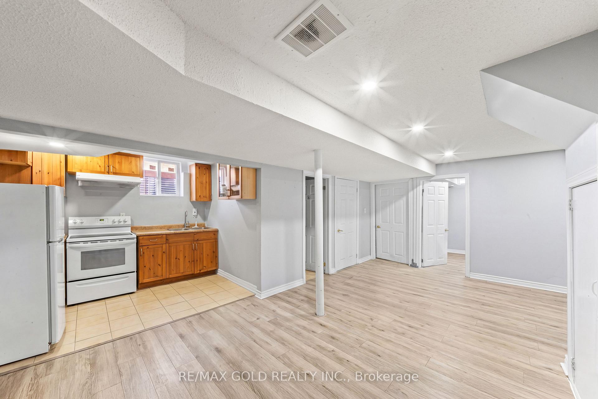 Photo 25 of 31 Ravenscliffe Court, Brampton, Northwood Park — HOMEH