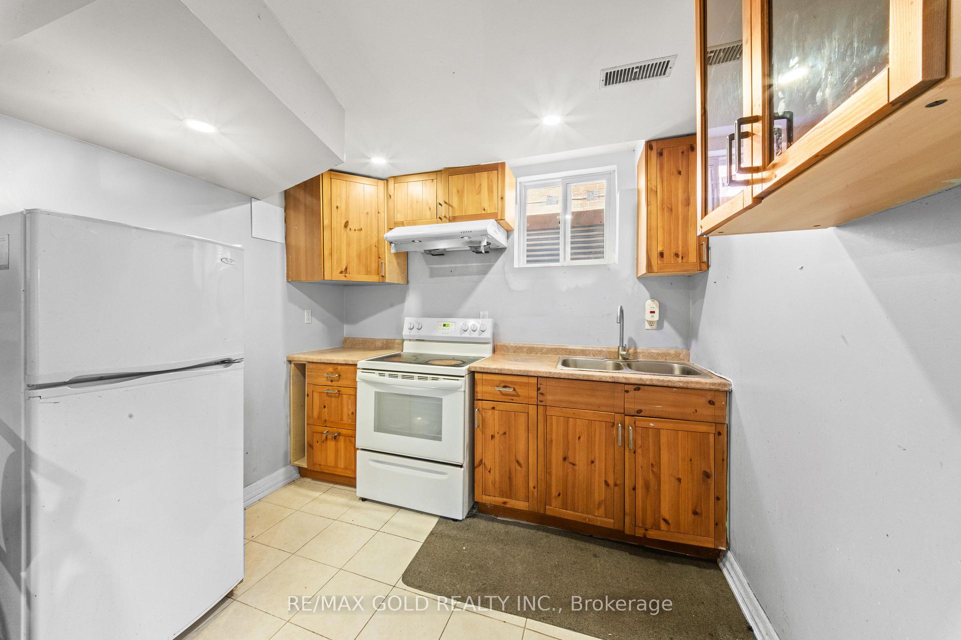 Photo 26 of 31 Ravenscliffe Court, Brampton, Northwood Park — HOMEH
