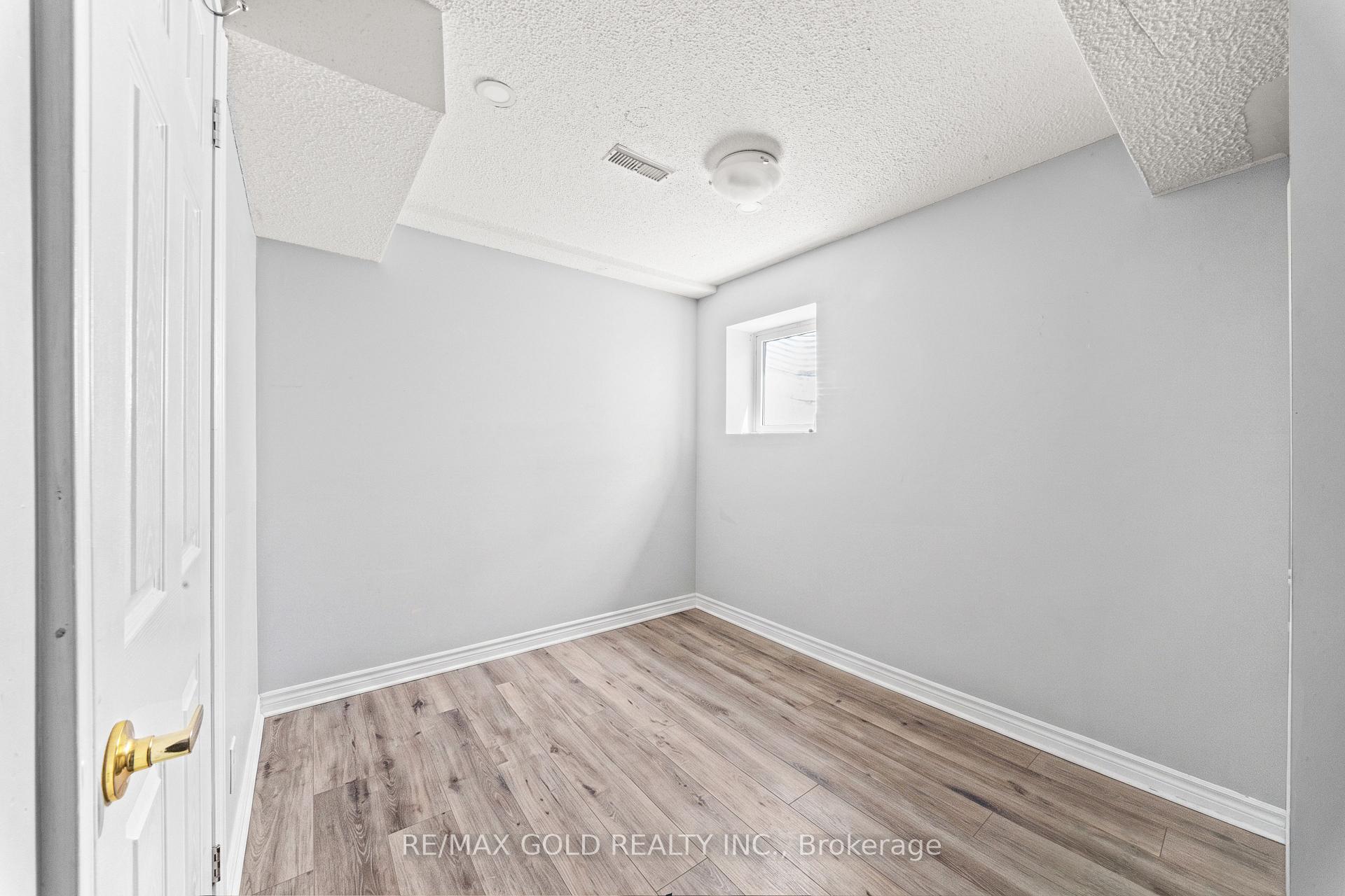Photo 28 of 31 Ravenscliffe Court, Brampton, Northwood Park — HOMEH
