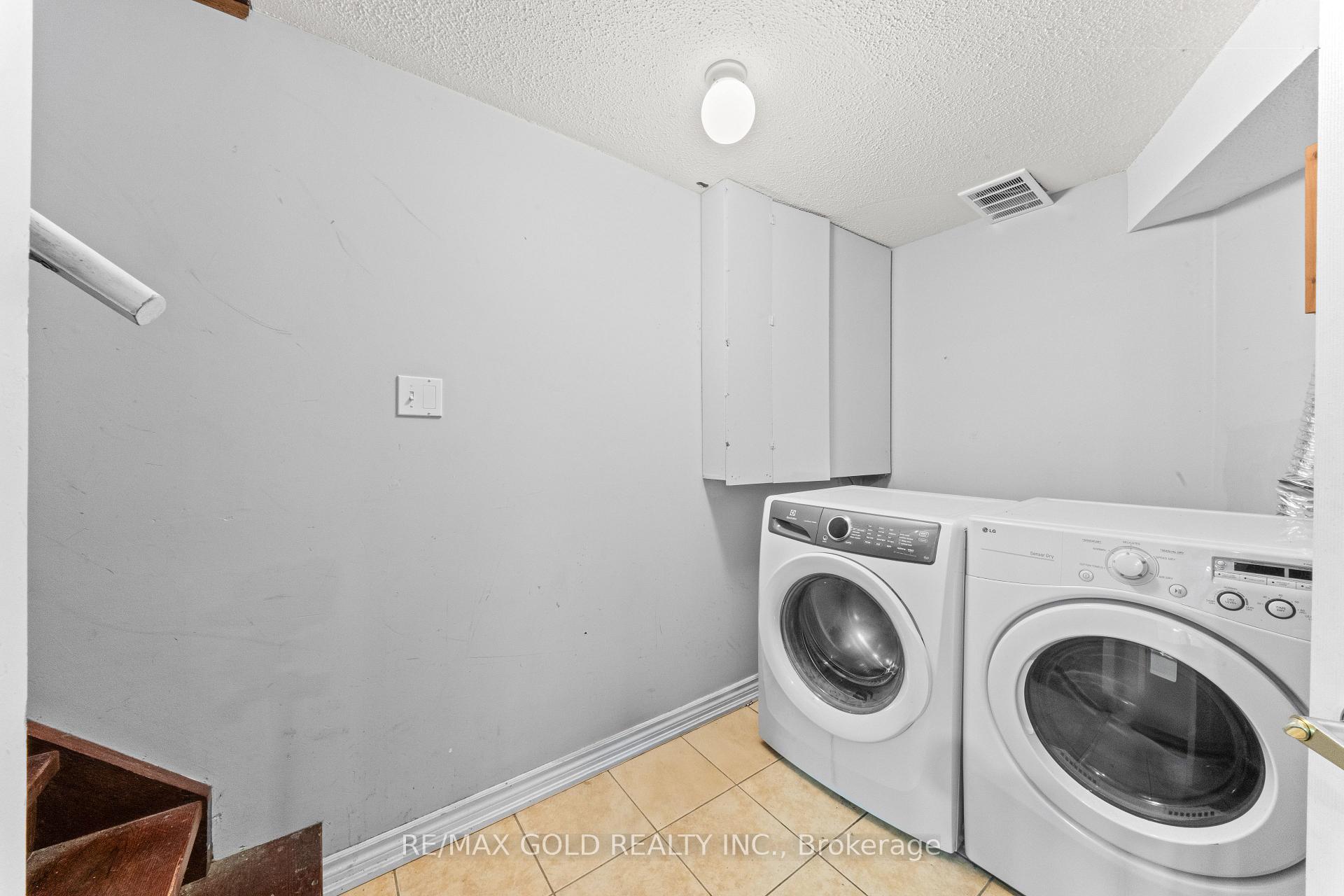Photo 30 of 31 Ravenscliffe Court, Brampton, Northwood Park — HOMEH