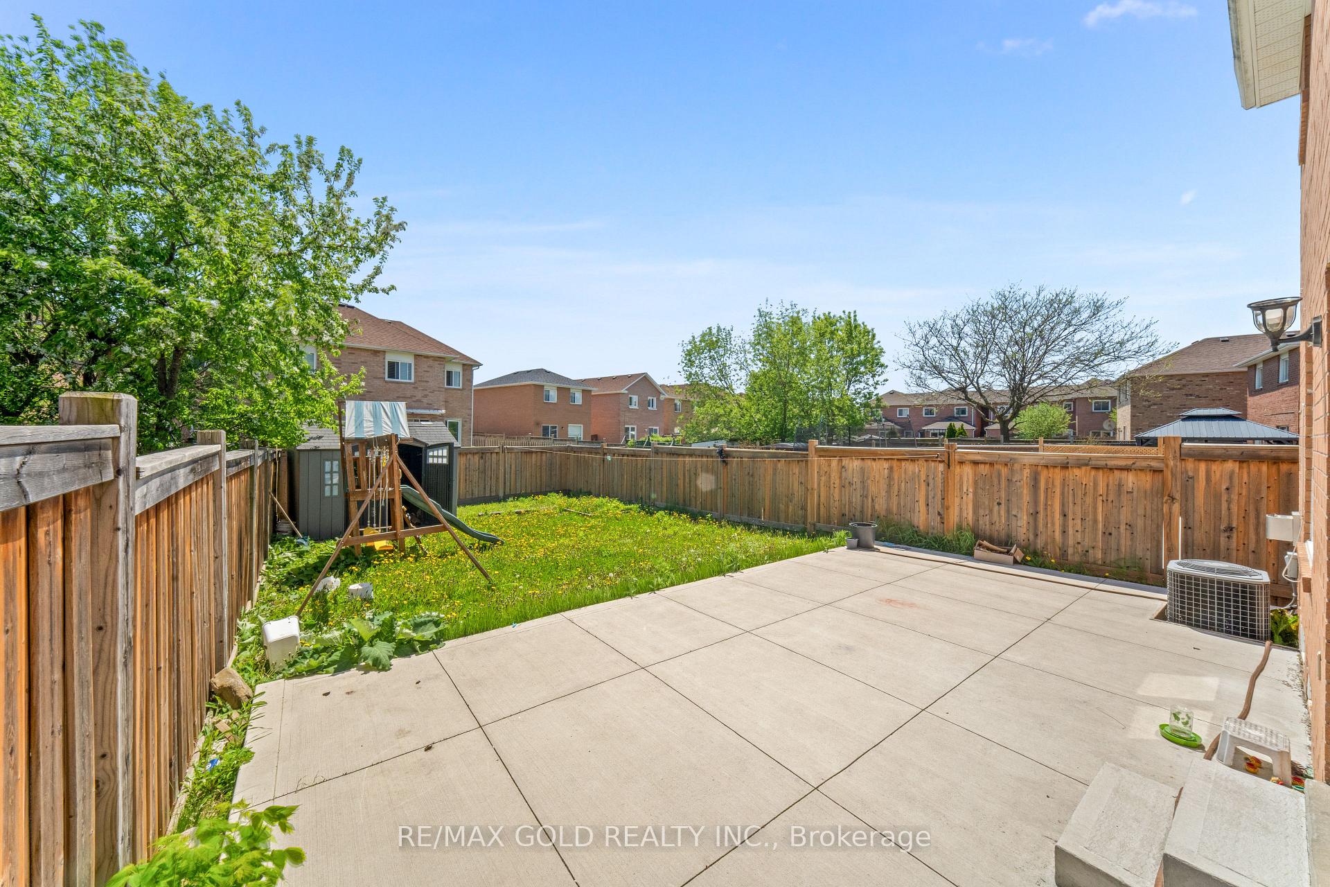 Photo 31 of 31 Ravenscliffe Court, Brampton, Northwood Park — HOMEH