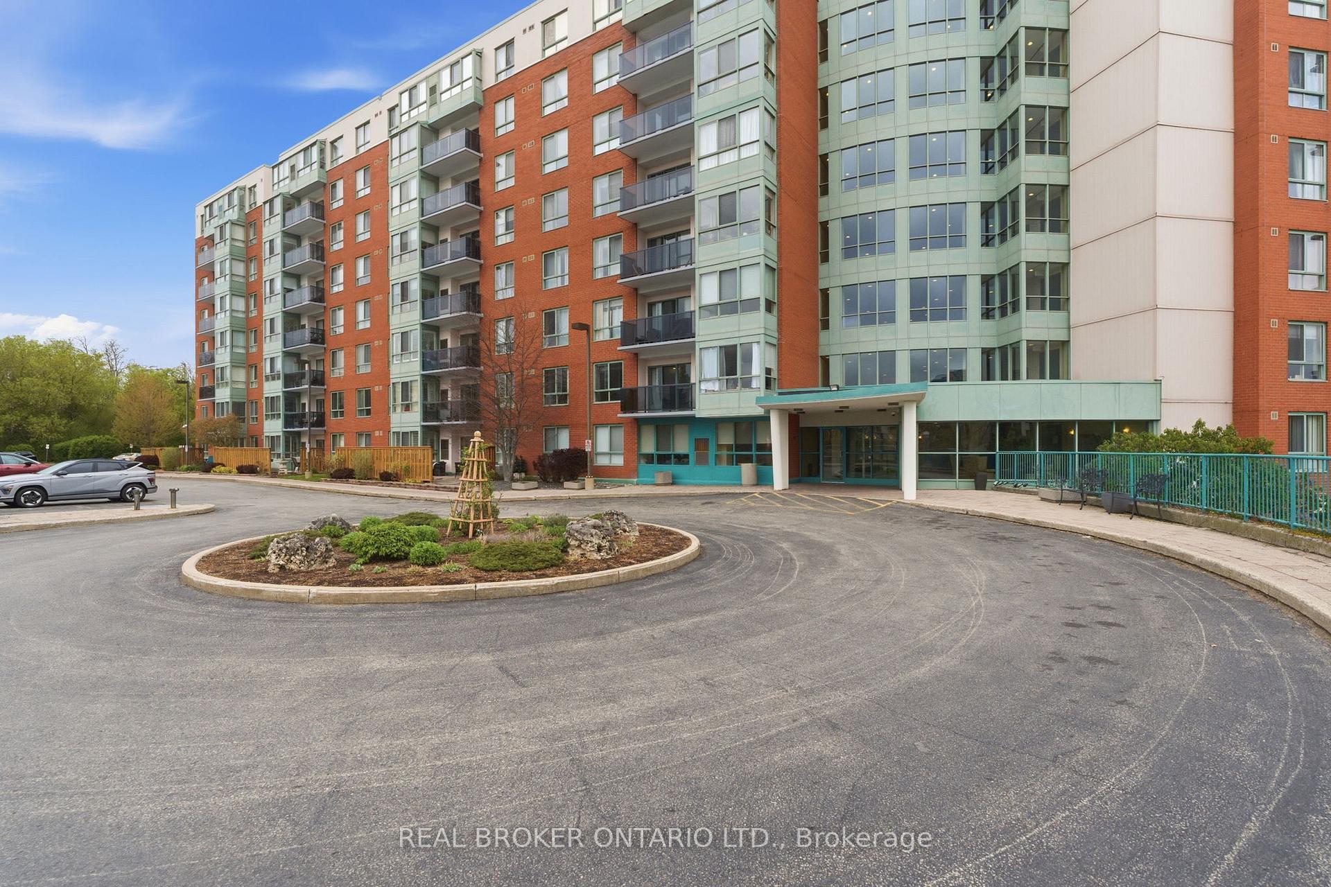 Photo 8 of Unit 215, 30 Blue Springs Drive, Waterloo, Colonial Acres — HOMEH