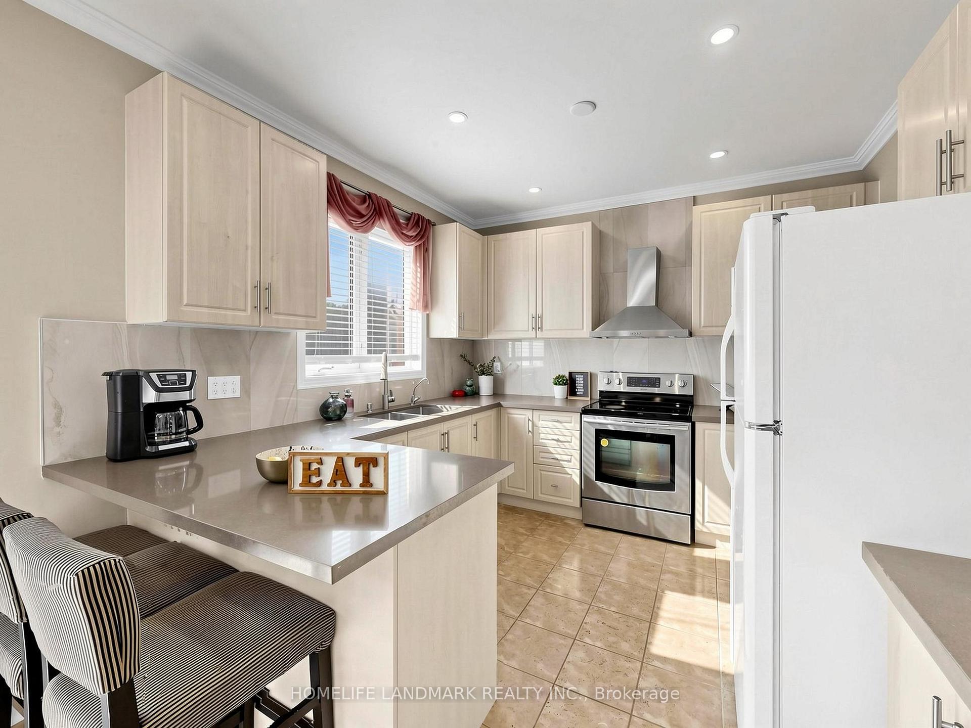 Photo 12 of 35 Sanderson Road, Markham, Cachet — HOMEH