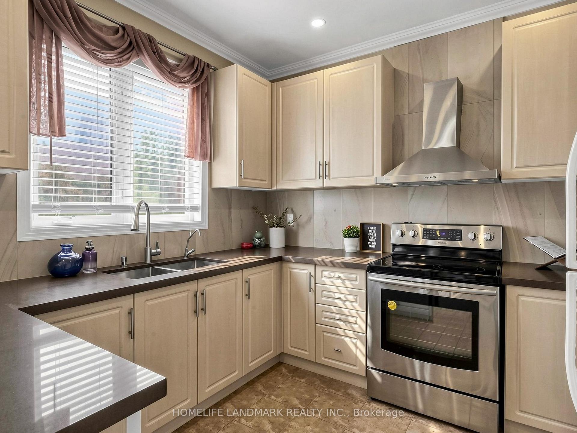 Photo 13 of 35 Sanderson Road, Markham, Cachet — HOMEH