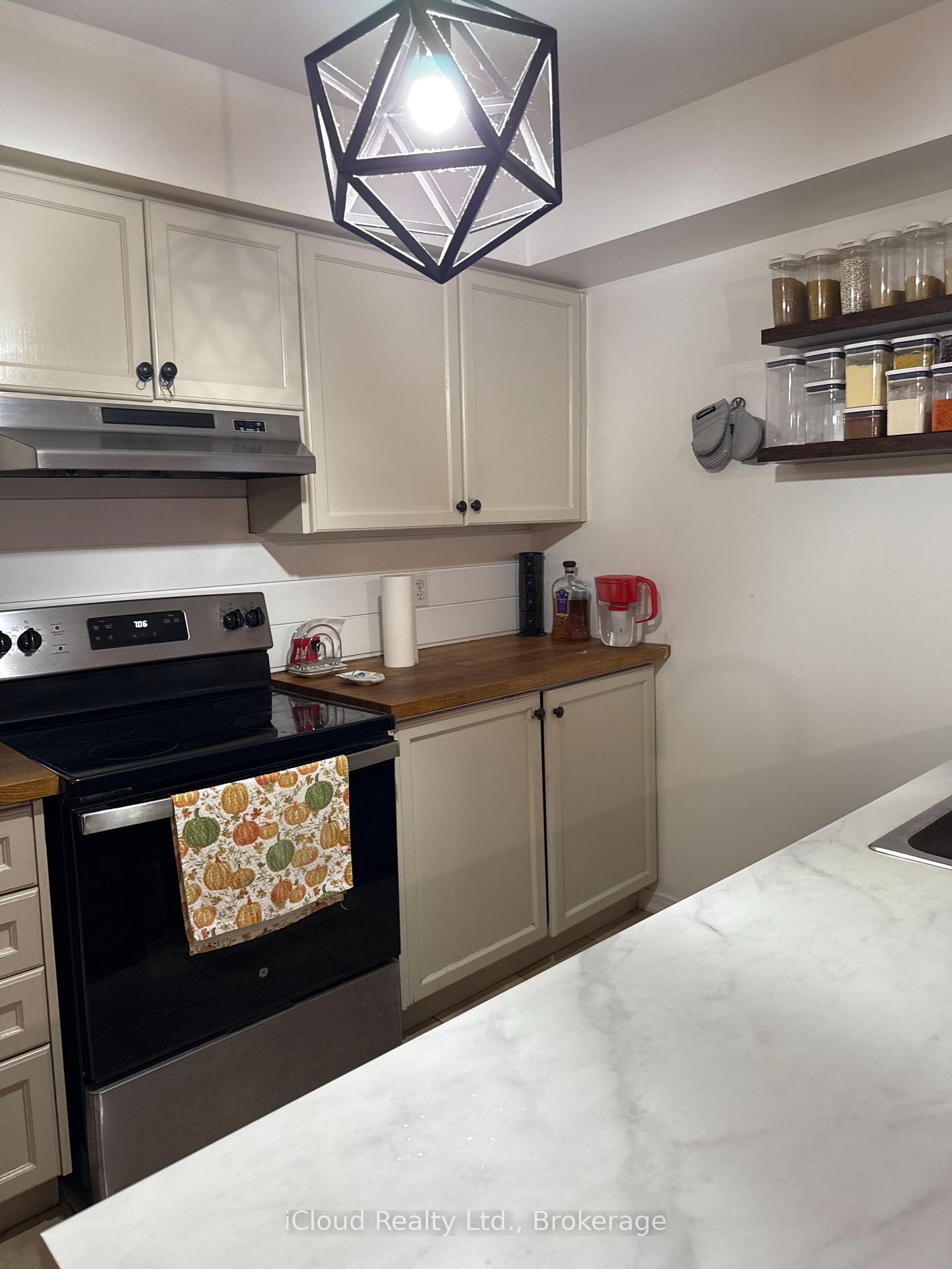 Photo 5 of Unit 46, 1489 Heritage Way, Oakville, Glen Abbey — HOMEH