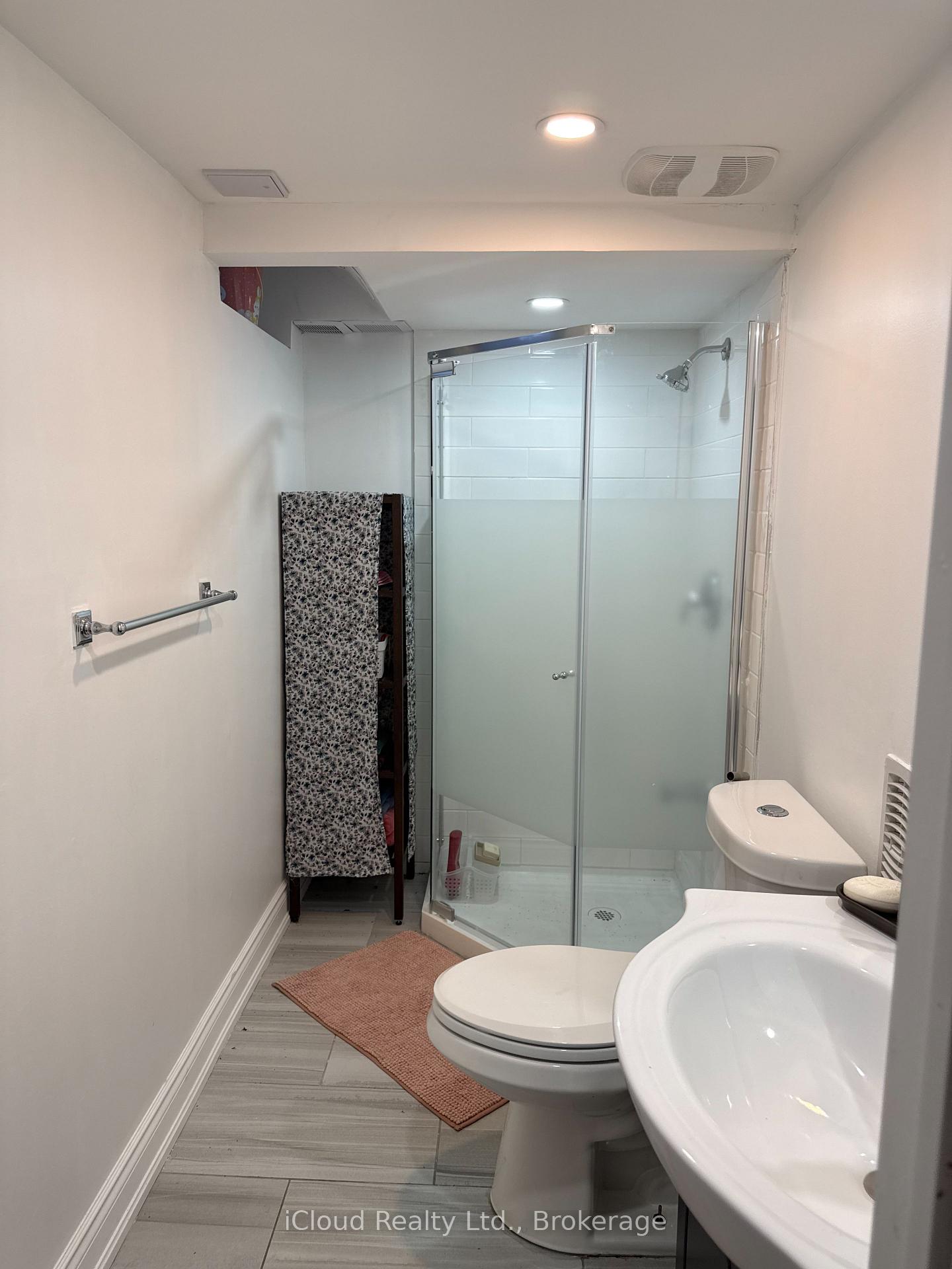 Photo 13 of Unit 46, 1489 Heritage Way, Oakville, Glen Abbey — HOMEH