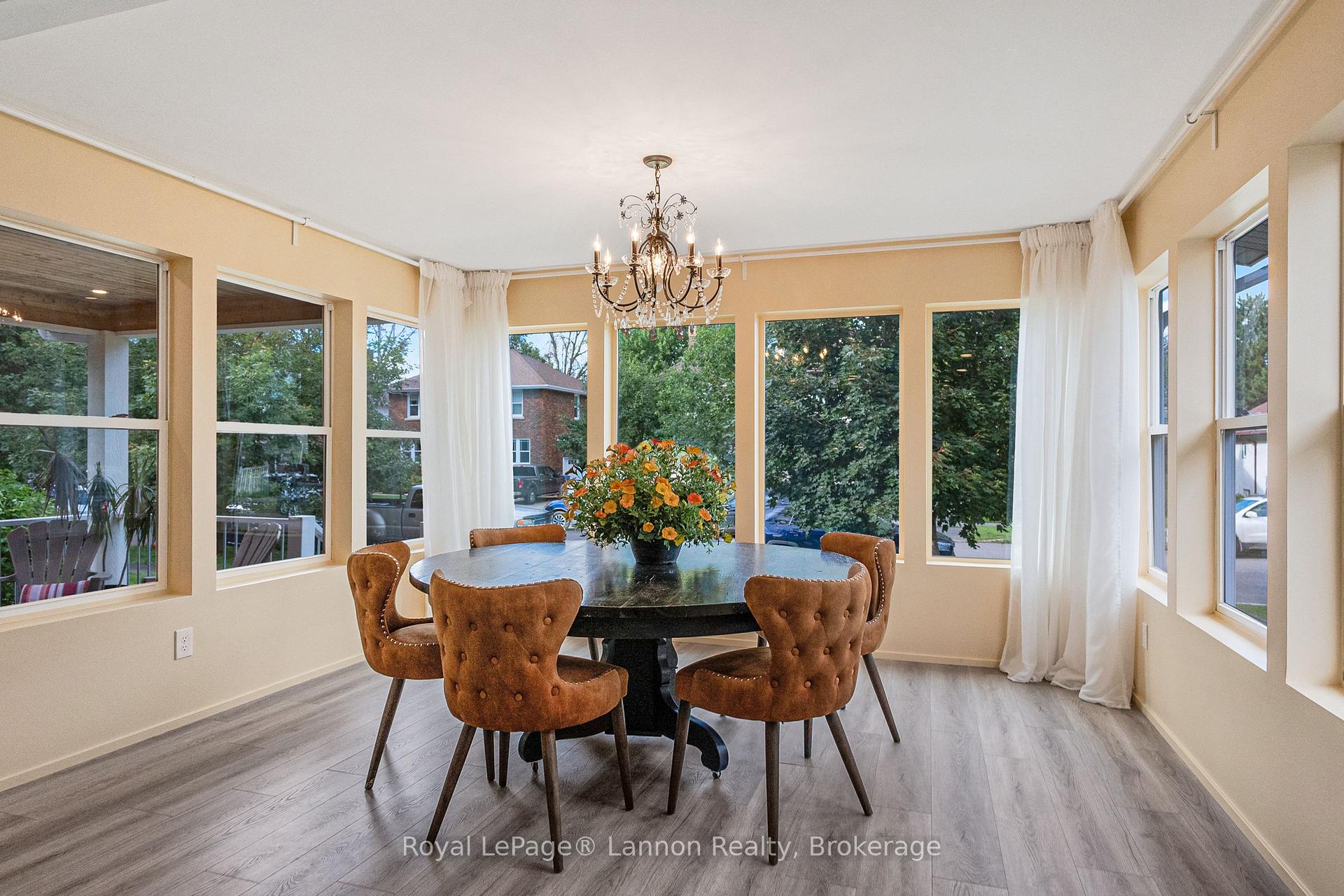 Photo 4 of 1414 Mcgregor Avenue, Thunder Bay, Hyde Park — HOMEH