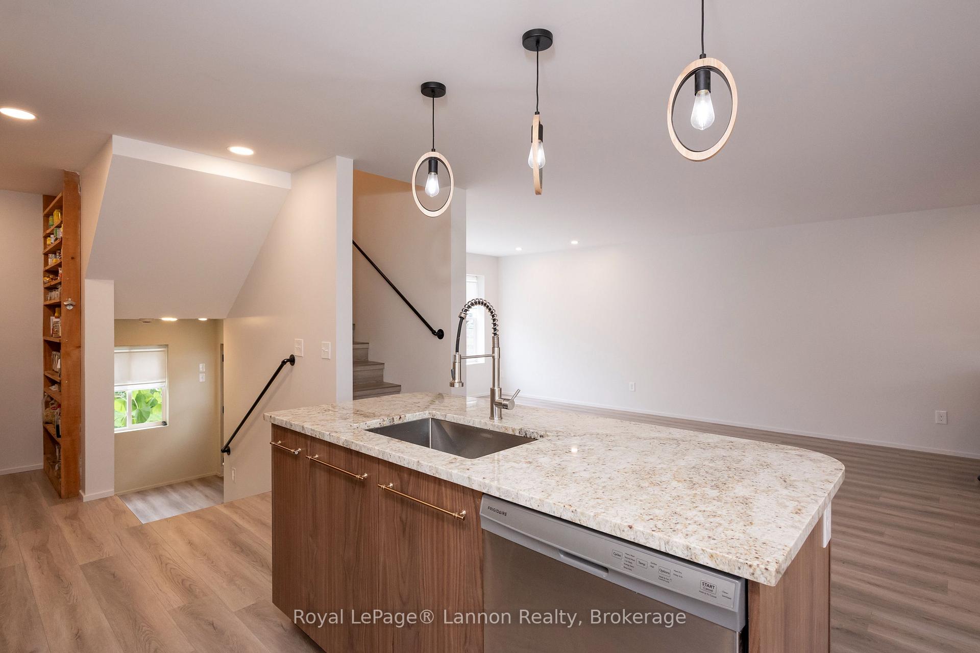 Photo 21 of 1414 Mcgregor Avenue, Thunder Bay, Hyde Park — HOMEH