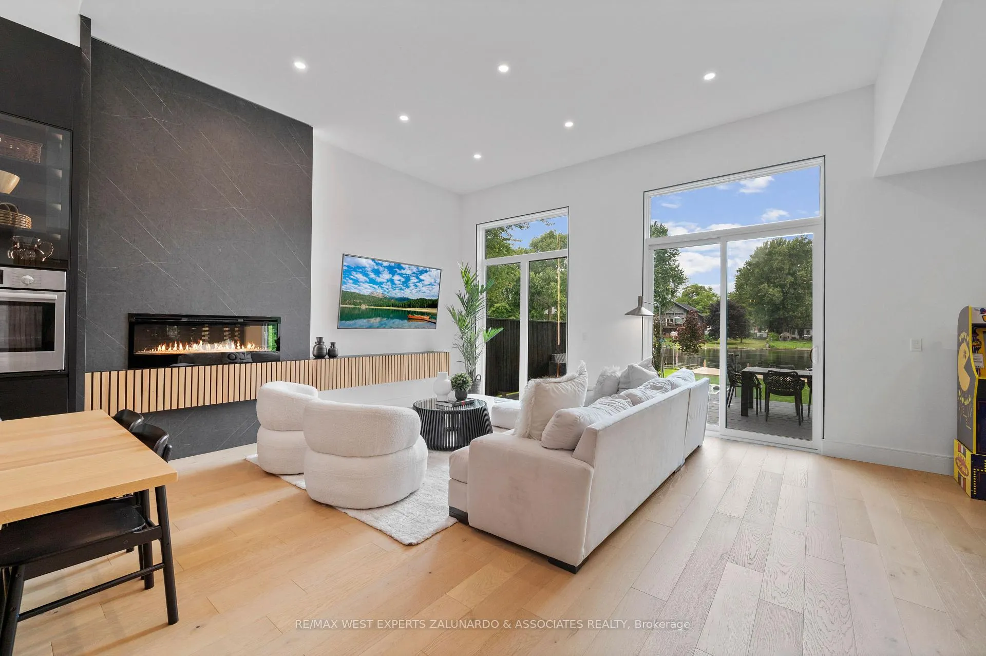 Photo 9 of 36 Simcoe Road, Ramara, Brechin — HOMEH