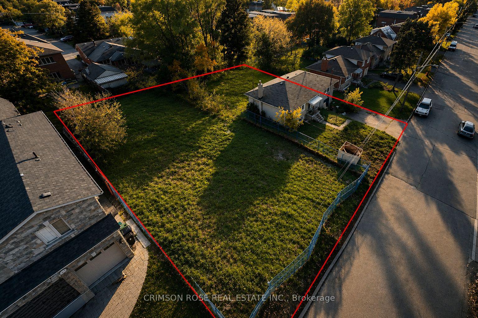 Photo 8 of 389 Hounslow Avenue, North York, Willowdale West — HOMEH