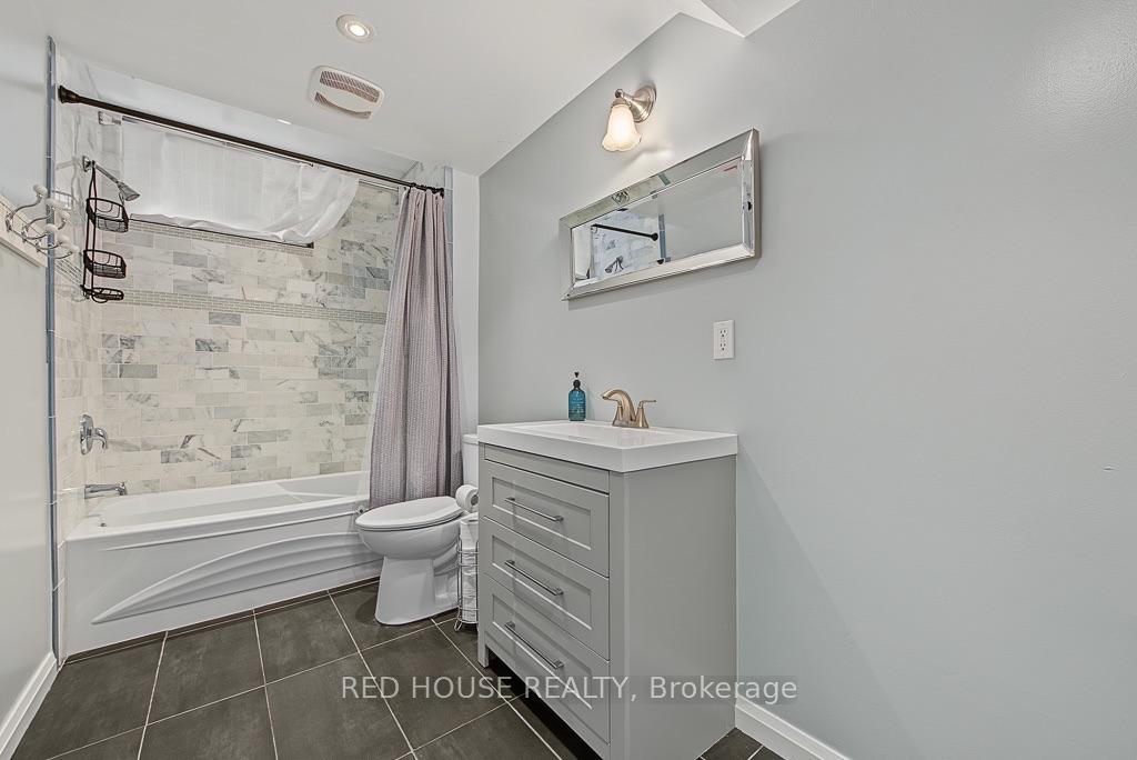 Photo 38 of 111 Neilson Drive, Etobicoke, Markland Wood — HOMEH