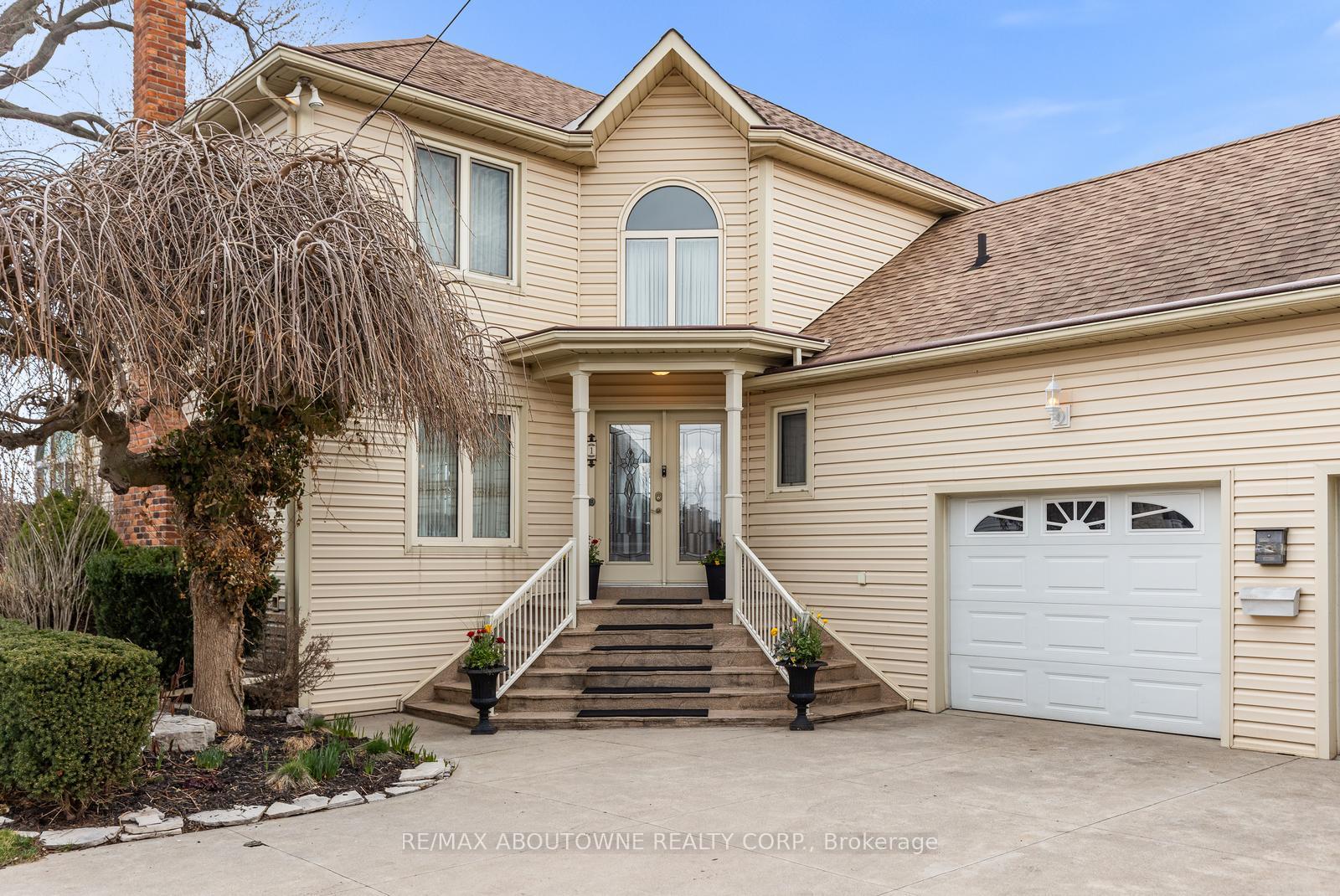 Photo 4 of 1 Twelfth Street, Grimsby, Grimsby Beach — HOMEH