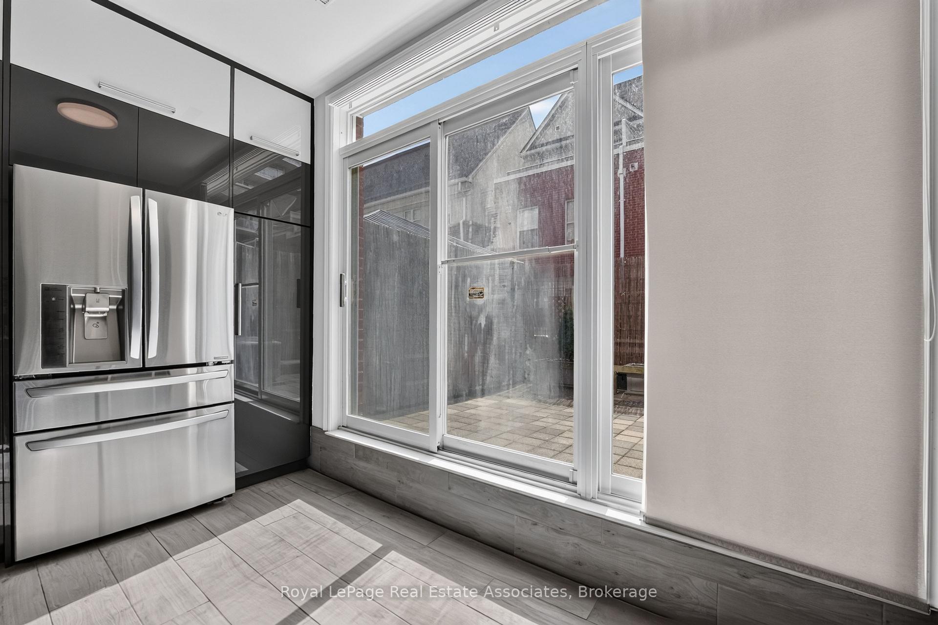 Photo 16 of 30 Michael Power Place, Etobicoke, Islington-City Centre West — HOMEH