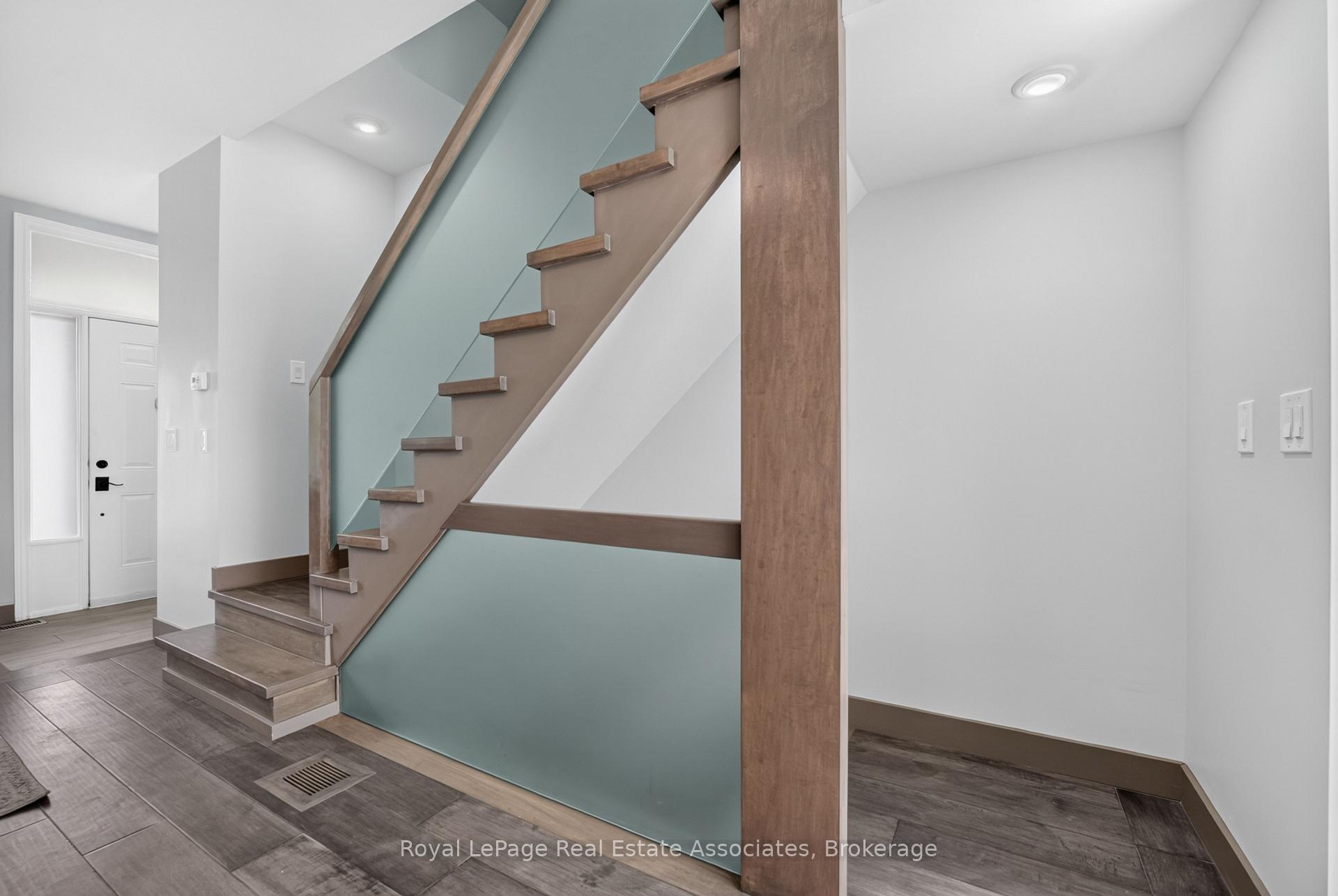 Photo 21 of 30 Michael Power Place, Etobicoke, Islington-City Centre West — HOMEH