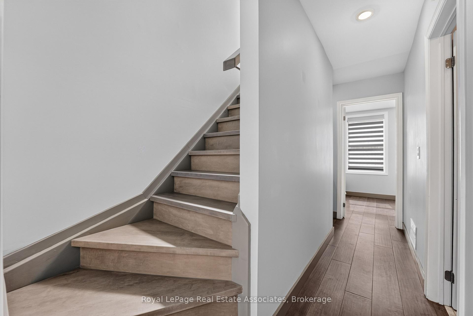 Photo 27 of 30 Michael Power Place, Etobicoke, Islington-City Centre West — HOMEH