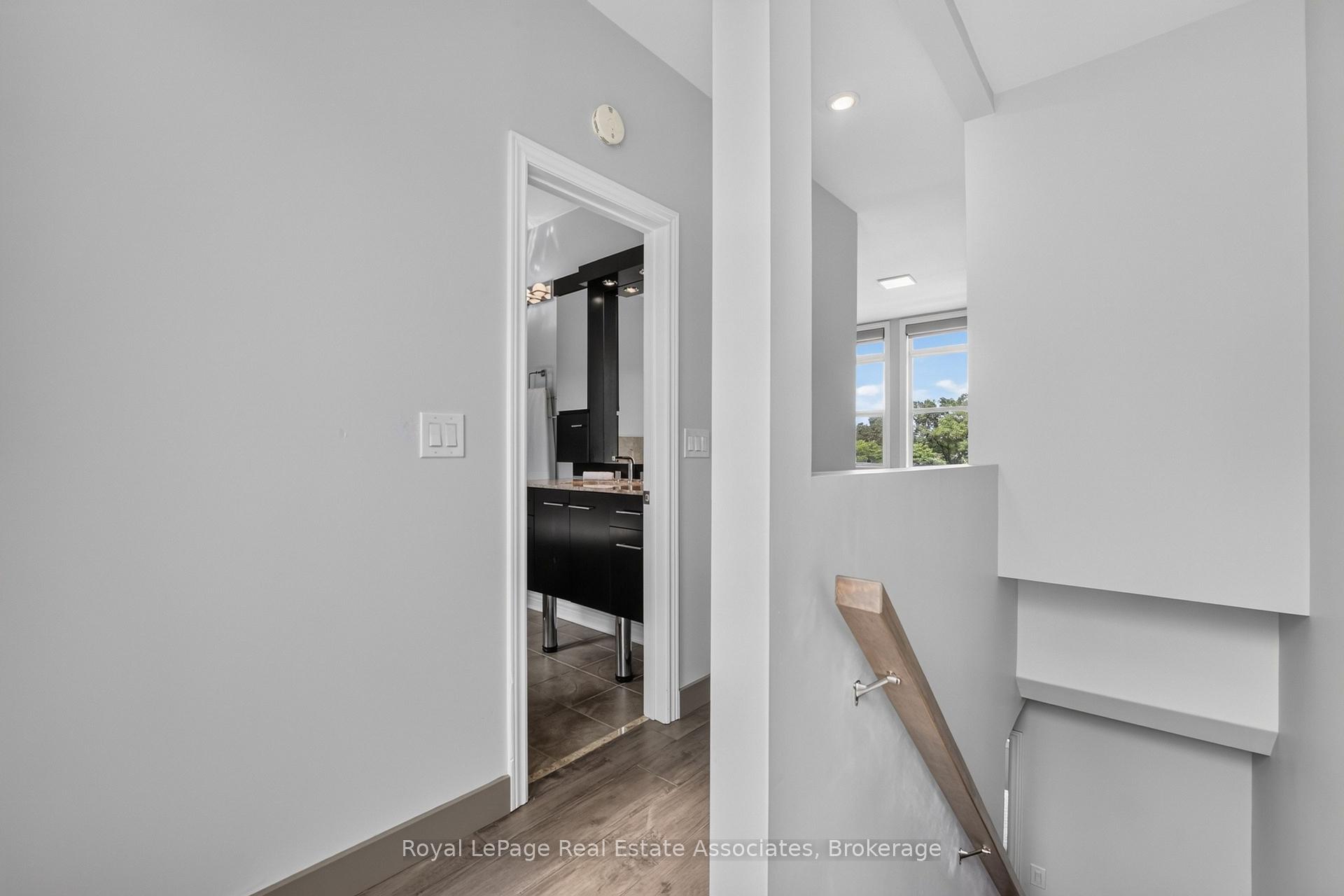 Photo 28 of 30 Michael Power Place, Etobicoke, Islington-City Centre West — HOMEH