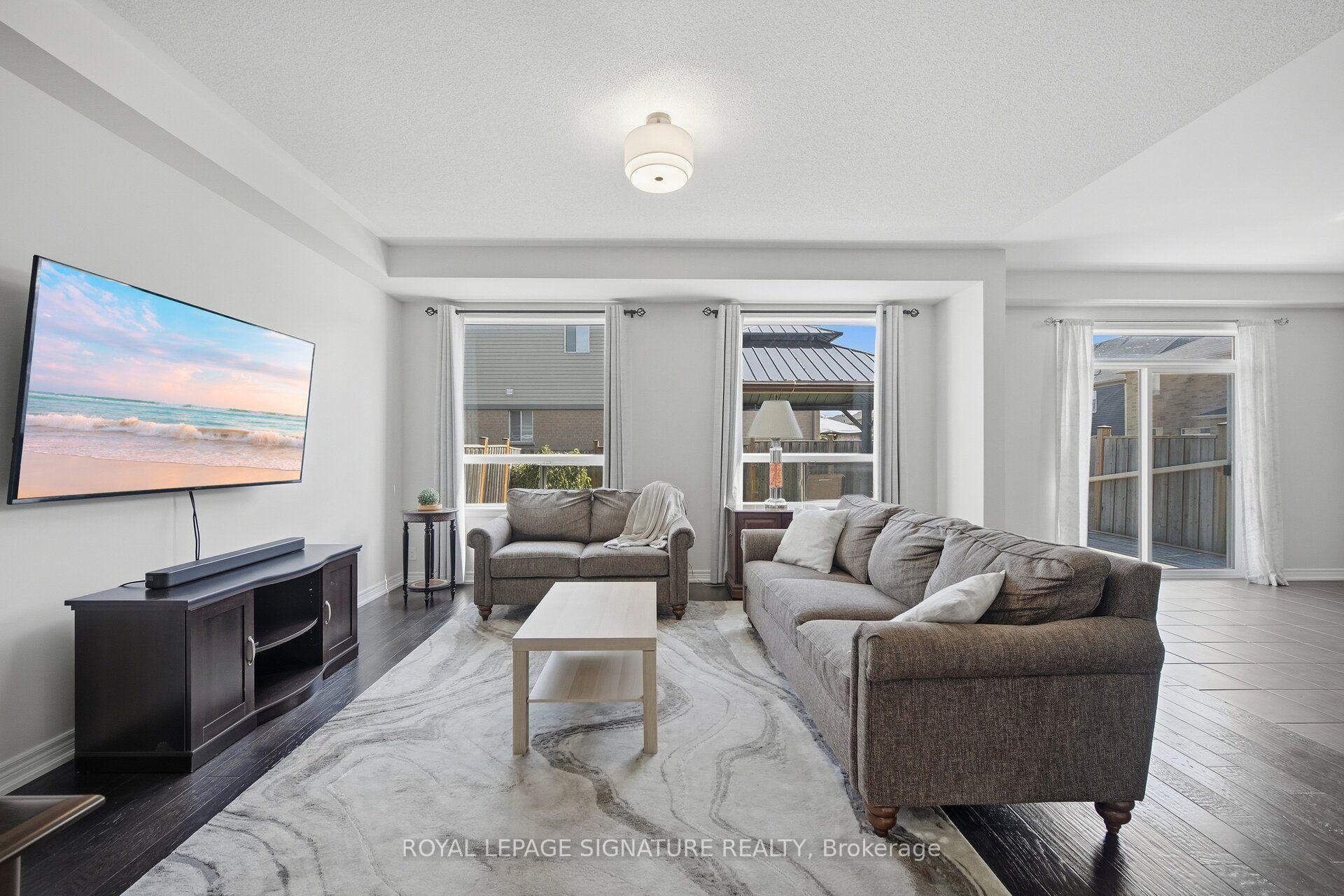 Photo 13 of 2323 Steeplechase Street, Oshawa, Windfields — HOMEH