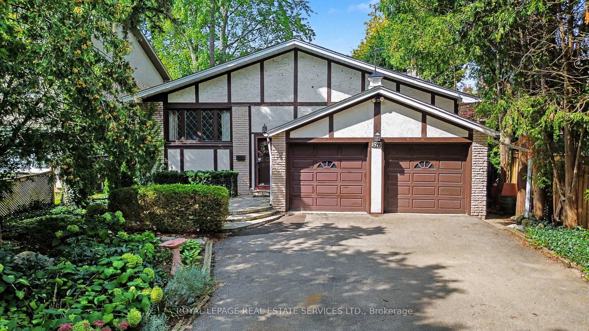 Front of 1577 Thompson Street