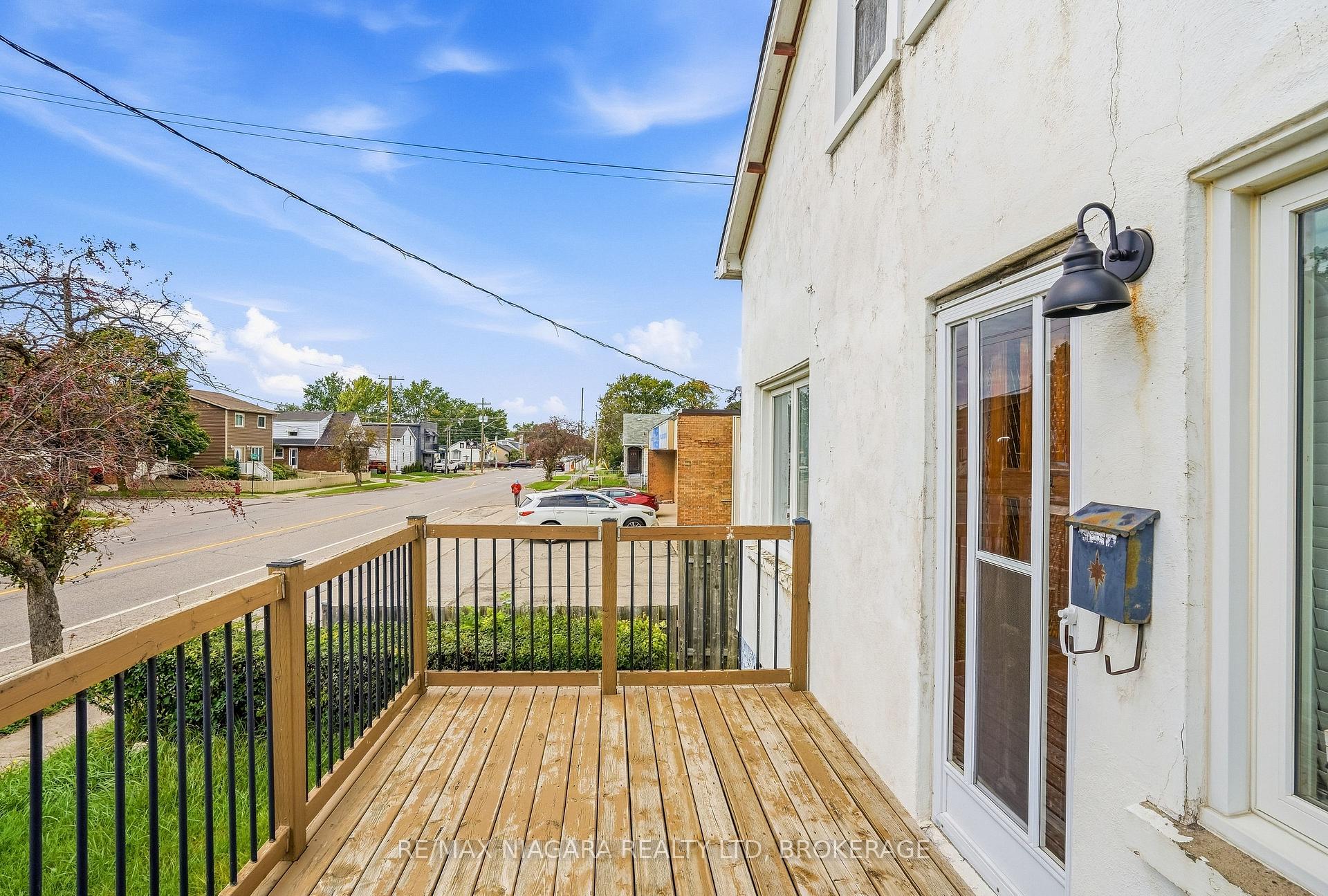 Photo 7 of 509 Lincoln Street, Welland, Lincoln/Crowland — HOMEH