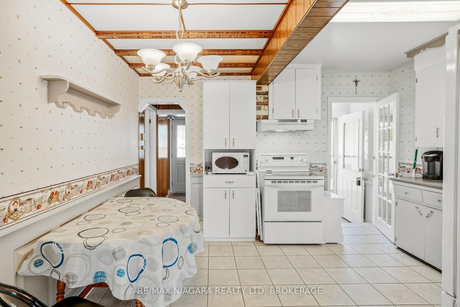 Photo 13 of 509 Lincoln Street, Welland, Lincoln/Crowland — HOMEH