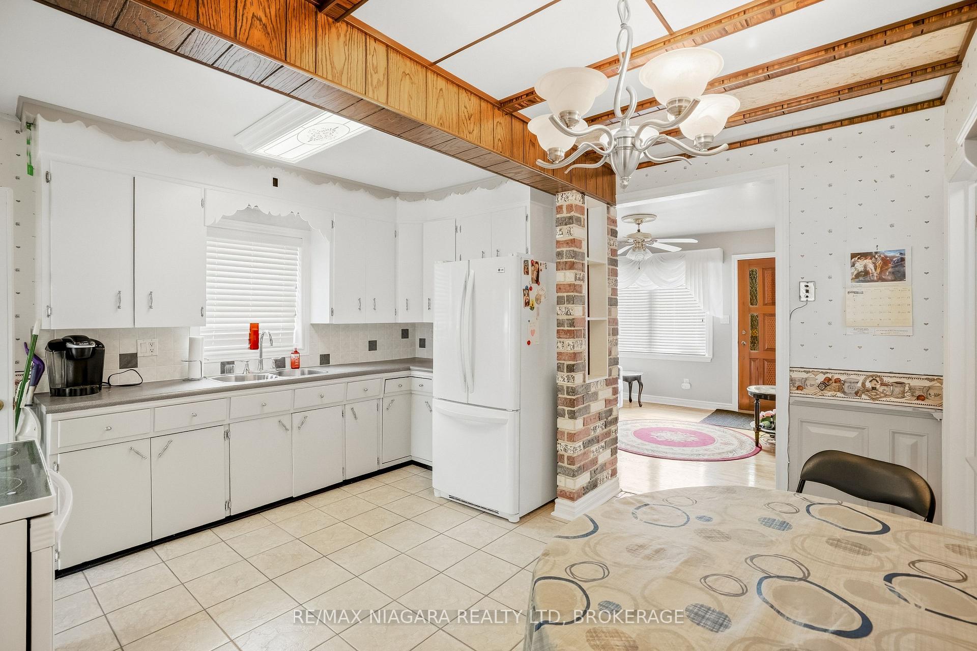 Photo 15 of 509 Lincoln Street, Welland, Lincoln/Crowland — HOMEH