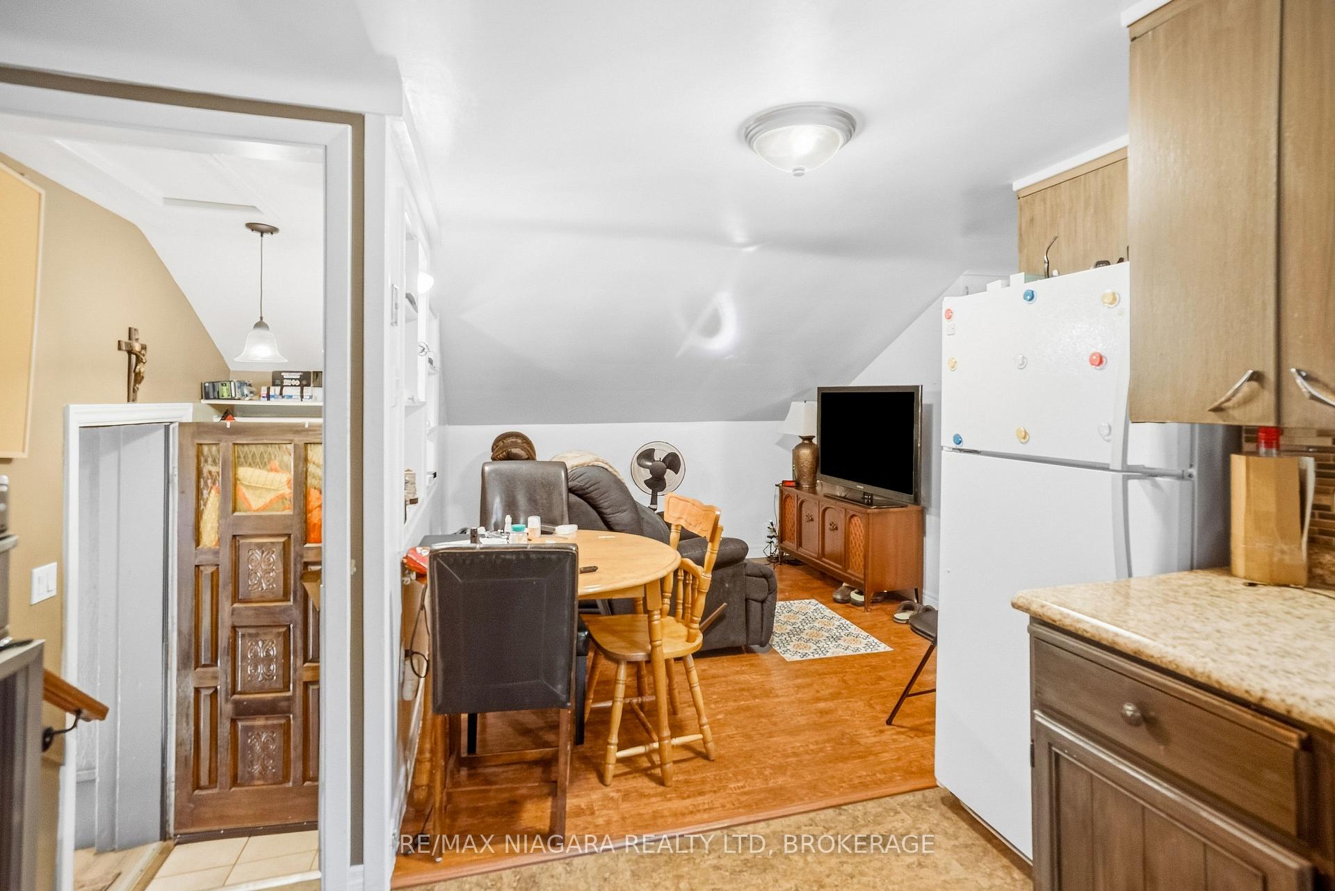 Photo 22 of 509 Lincoln Street, Welland, Lincoln/Crowland — HOMEH