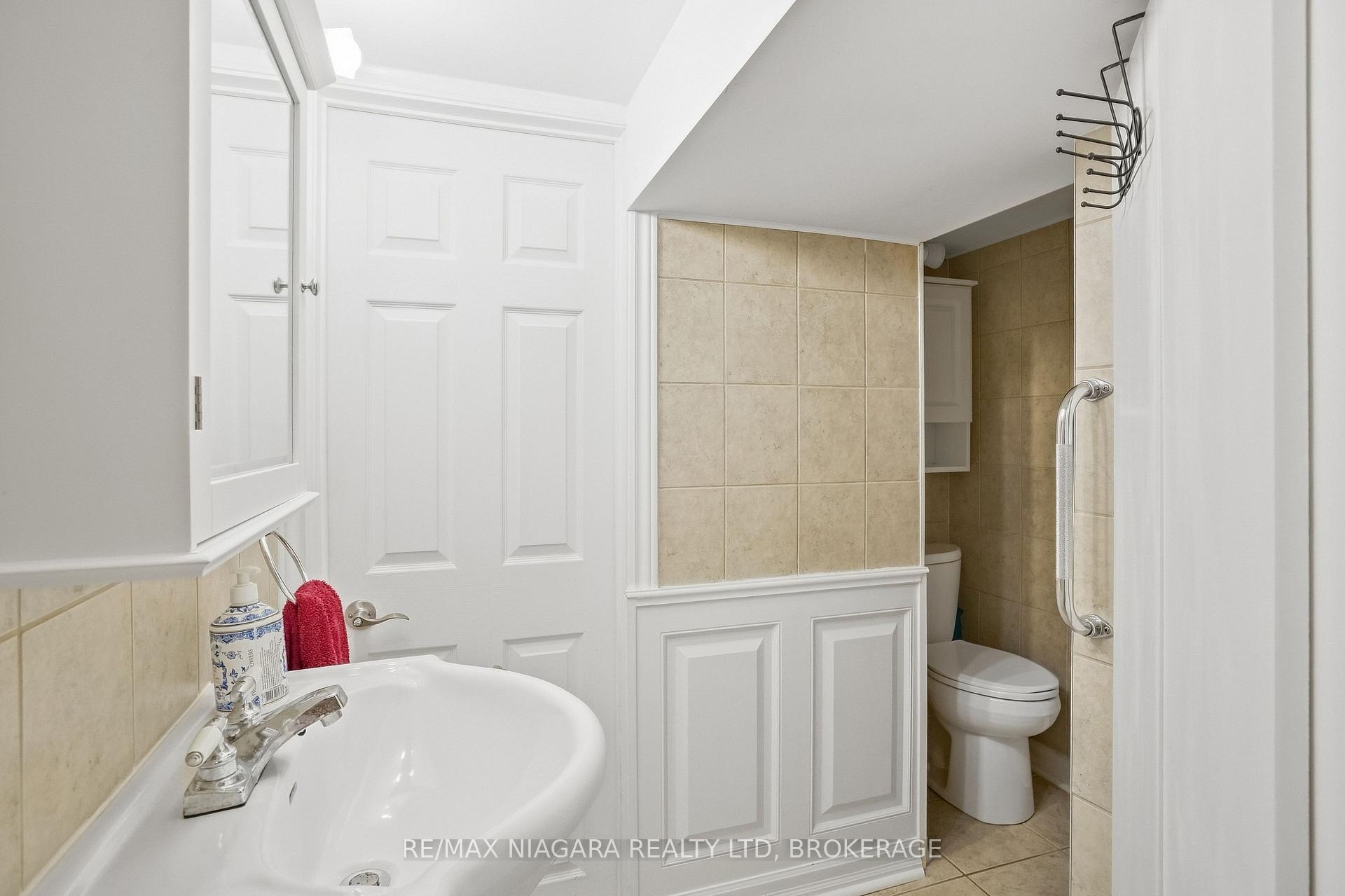 Photo 32 of 509 Lincoln Street, Welland, Lincoln/Crowland — HOMEH