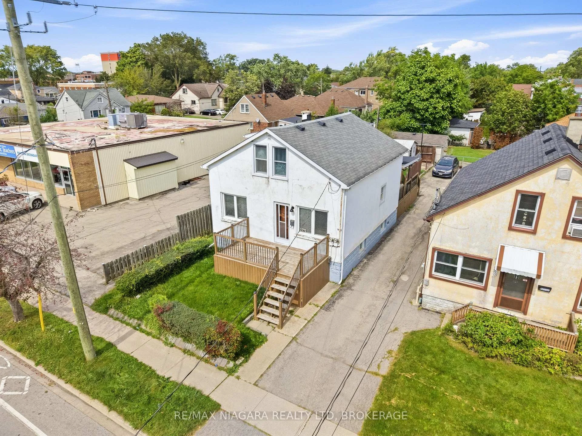 Photo 8 of 509 Lincoln Street, Welland, Lincoln/Crowland — HOMEH