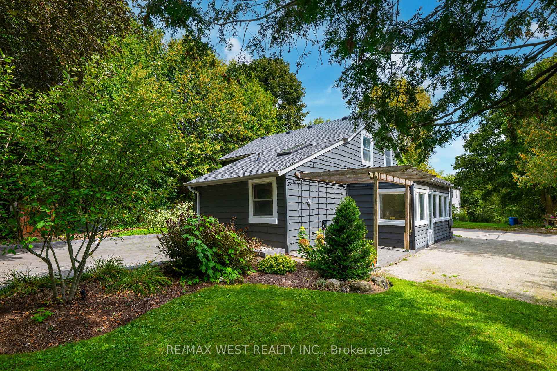 Photo 17 of 21 Mill Street, Amaranth, Rural Amaranth — HOMEH