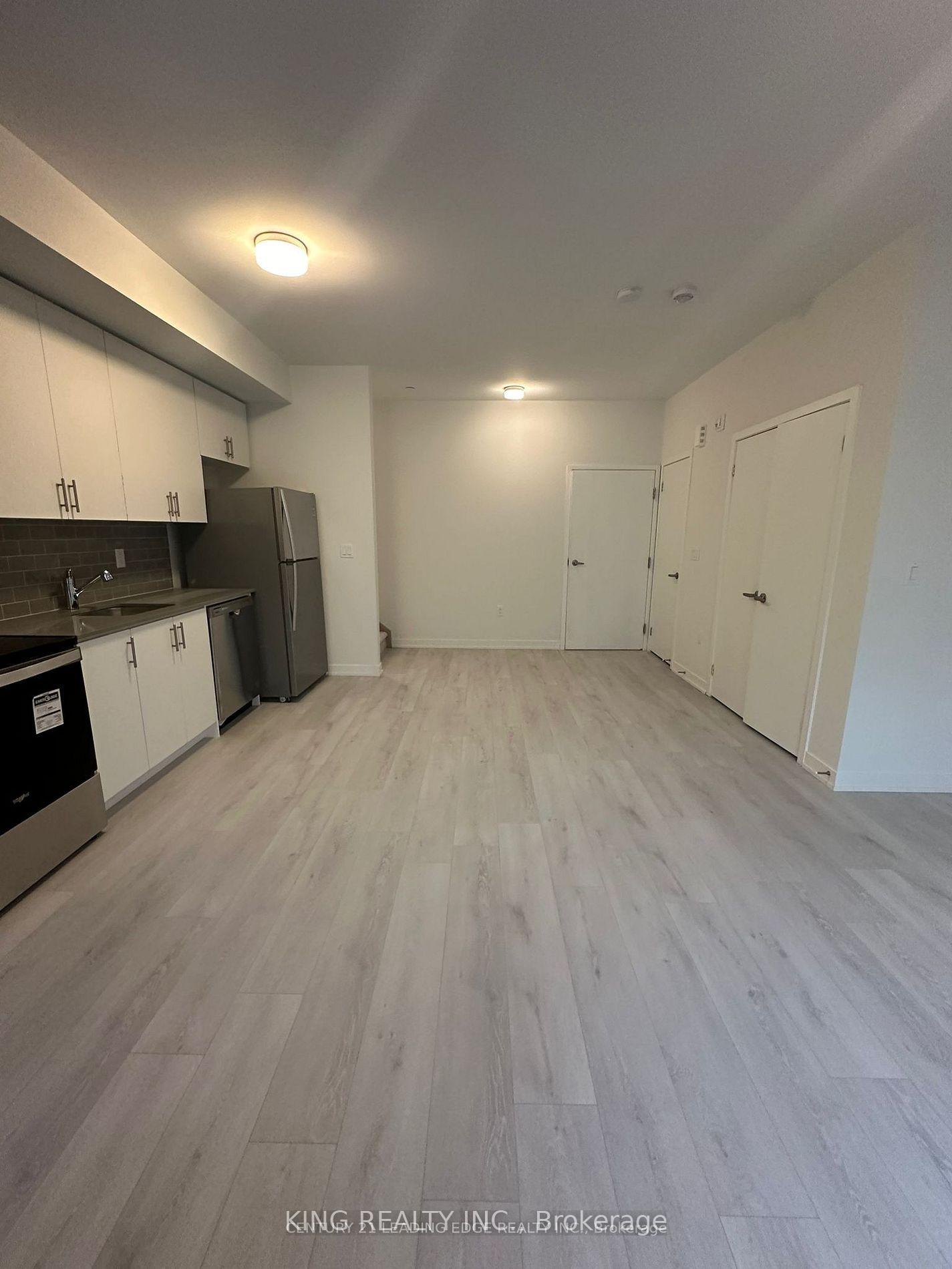 Photo 3 of Unit 32, 3409 Ridgeway Drive, Mississauga, Erin Mills — HOMEH