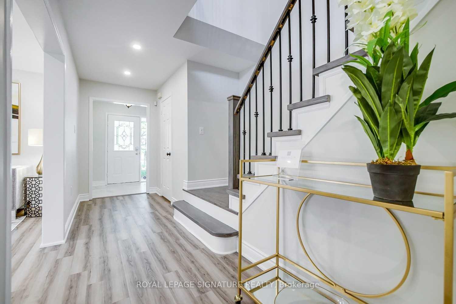 Photo 4 of 2260 Ridge Landing, Oakville, West Oak Trails — HOMEH