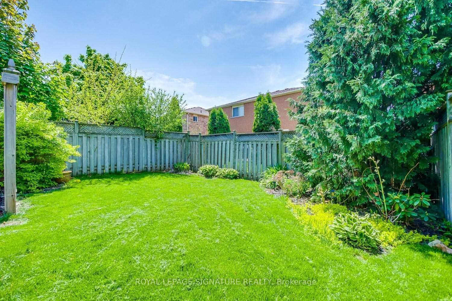 Photo 20 of 2260 Ridge Landing, Oakville, West Oak Trails — HOMEH