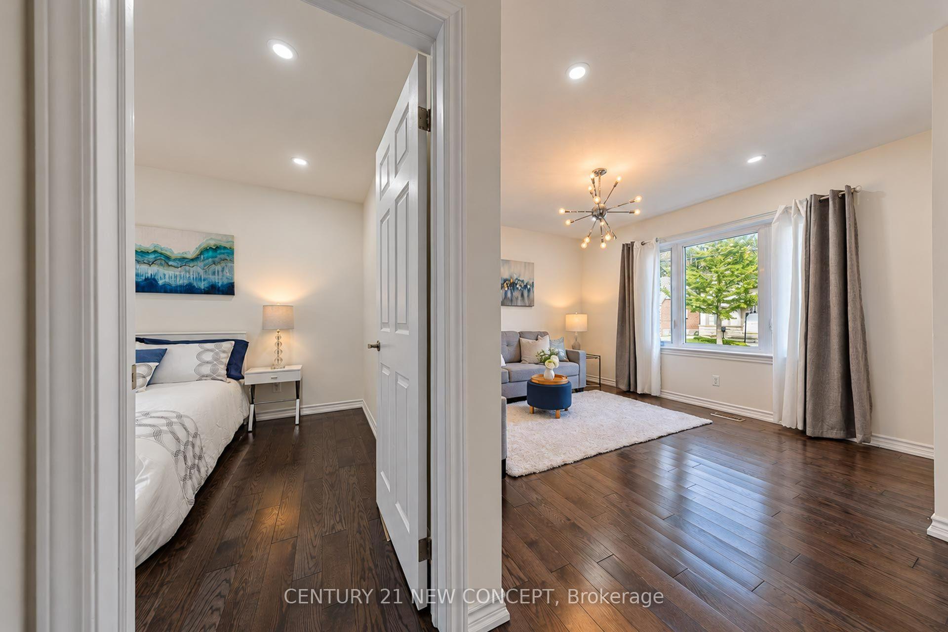 Photo 19 of 17 Lyndale Drive, North York, Willowdale East — HOMEH