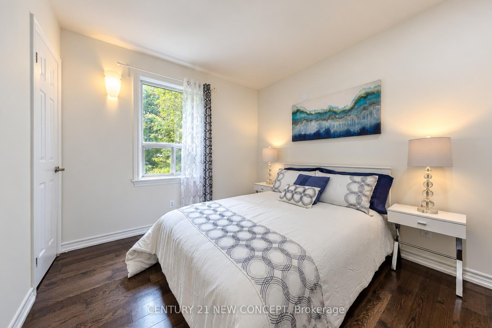Photo 21 of 17 Lyndale Drive, North York, Willowdale East — HOMEH