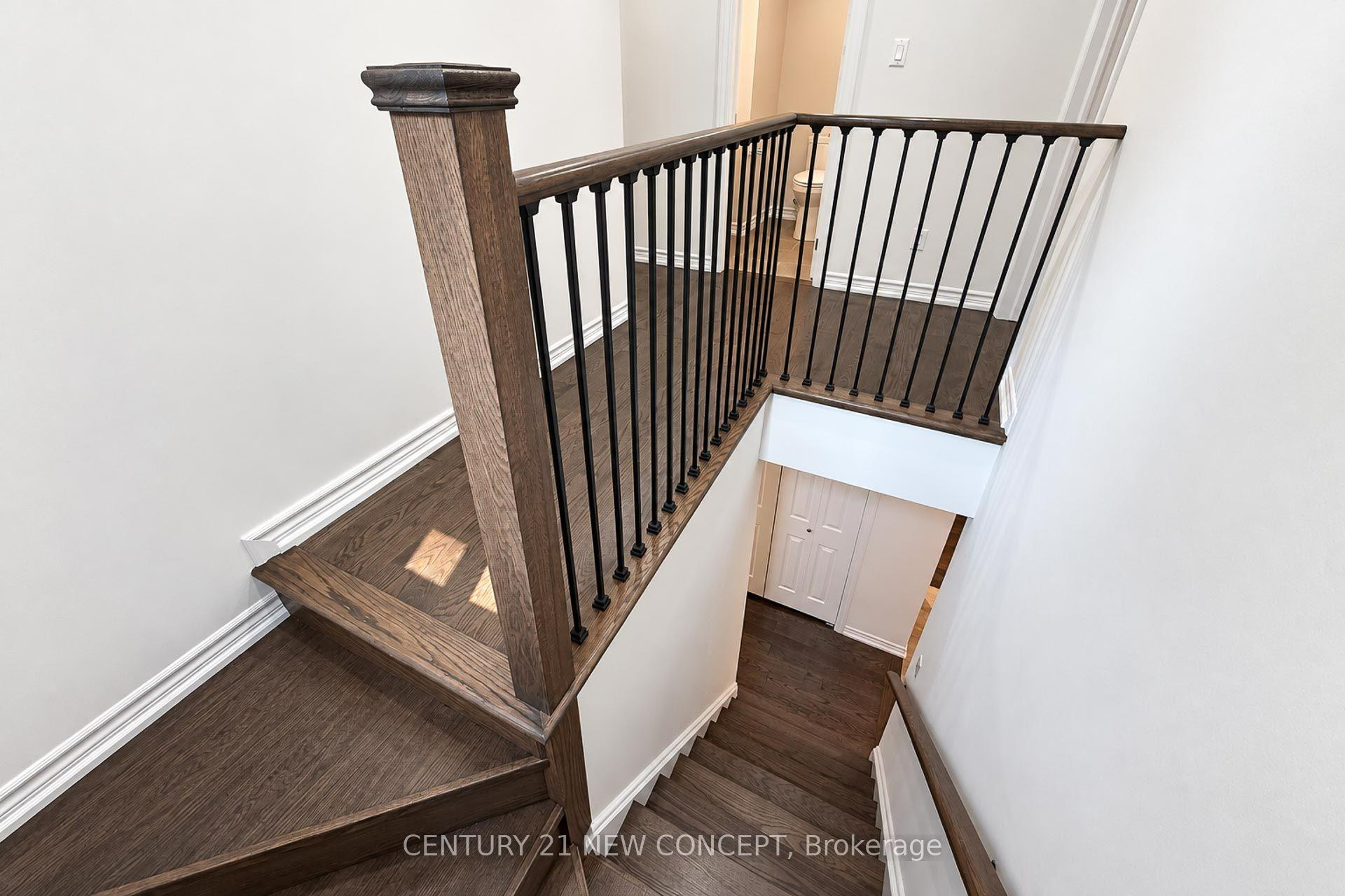 Photo 25 of 17 Lyndale Drive, North York, Willowdale East — HOMEH